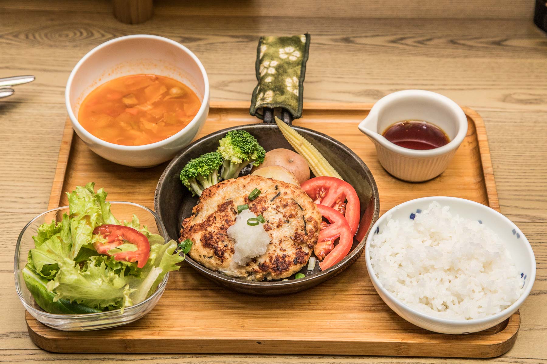 中壢停車免費,中壢美食,大江購物中心,大江購物中心美食,桃園購物中心,中壢購物中心,中壢百貨公司,大江購物中心打折,中壢逛街,青埔購物中心
