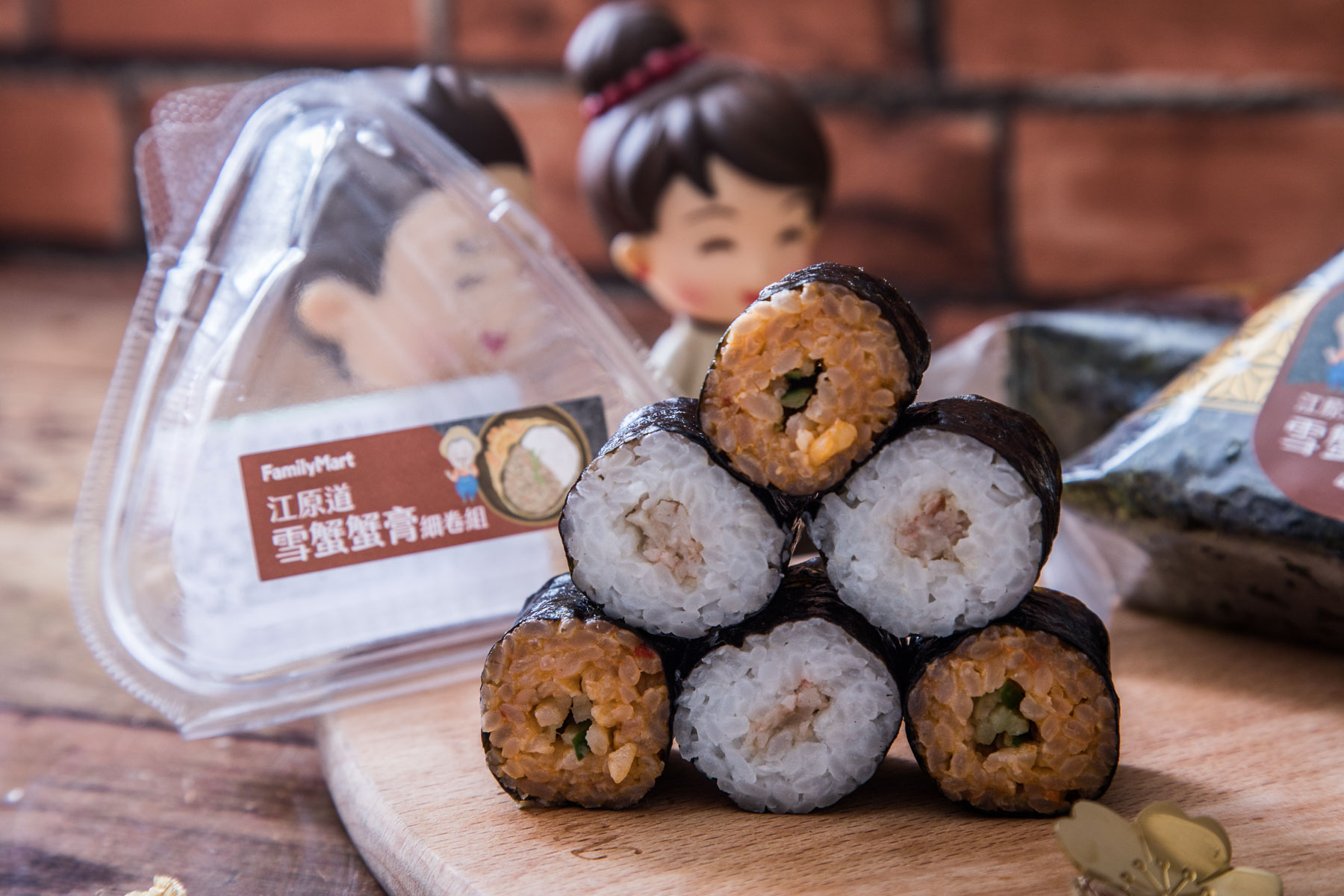 全家便利商店美食,全家便利江原道雪蟹蟹膏,江原道雪蟹蟹膏飯糰,江原道雪蟹蟹膏細卷,全家江原道雪蟹蟹膏飯糰,全家便利商店飯糰