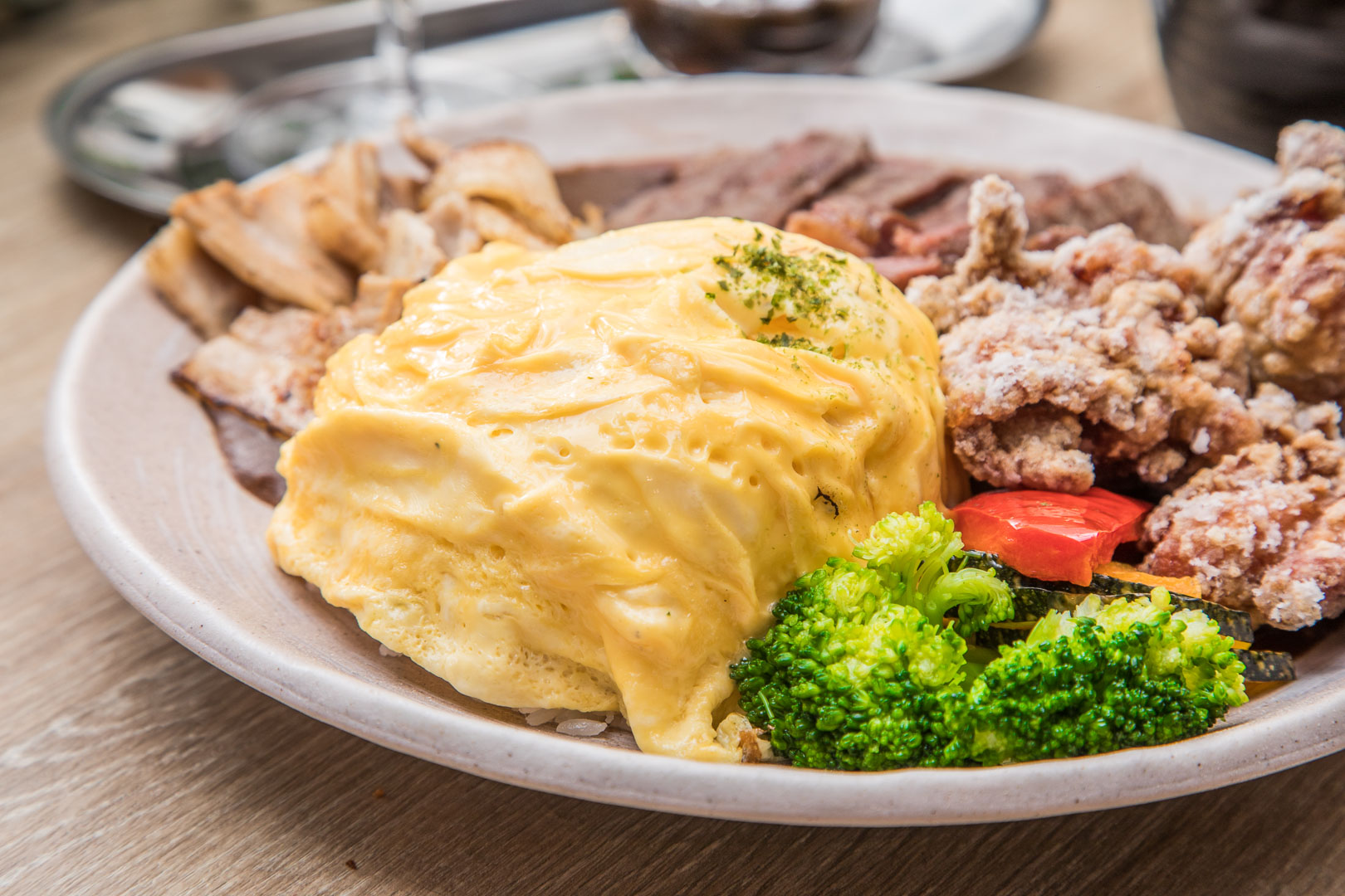 中壢美食,中原美食,好咖 Howcup CURRY CAFE,中原必吃,中壢好咖,中原泰式料理,中壢料理,中壢拉差達火山排骨,拉差達火山排骨