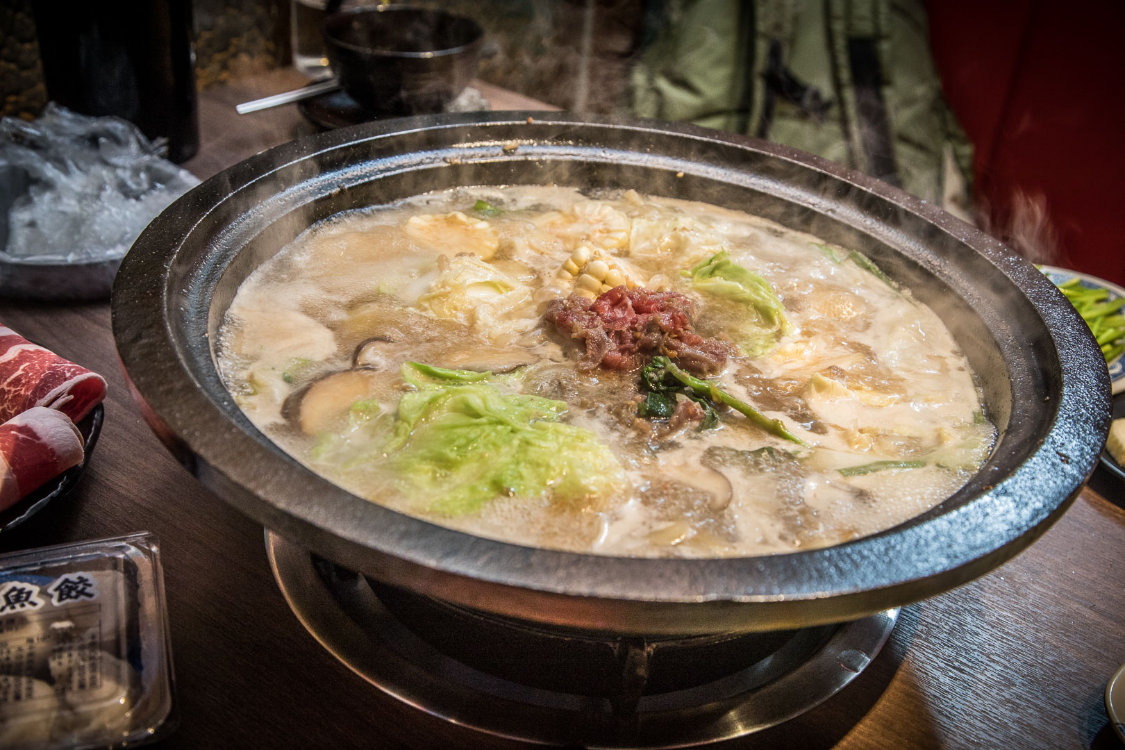 台北石頭火鍋,板橋美食,板橋火鍋,板橋聚餐,板橋新北耶誕城美食,新北耶誕城美食,板橋石頭火鍋,雅香石頭火鍋板橋店,板橋雅香石頭火鍋