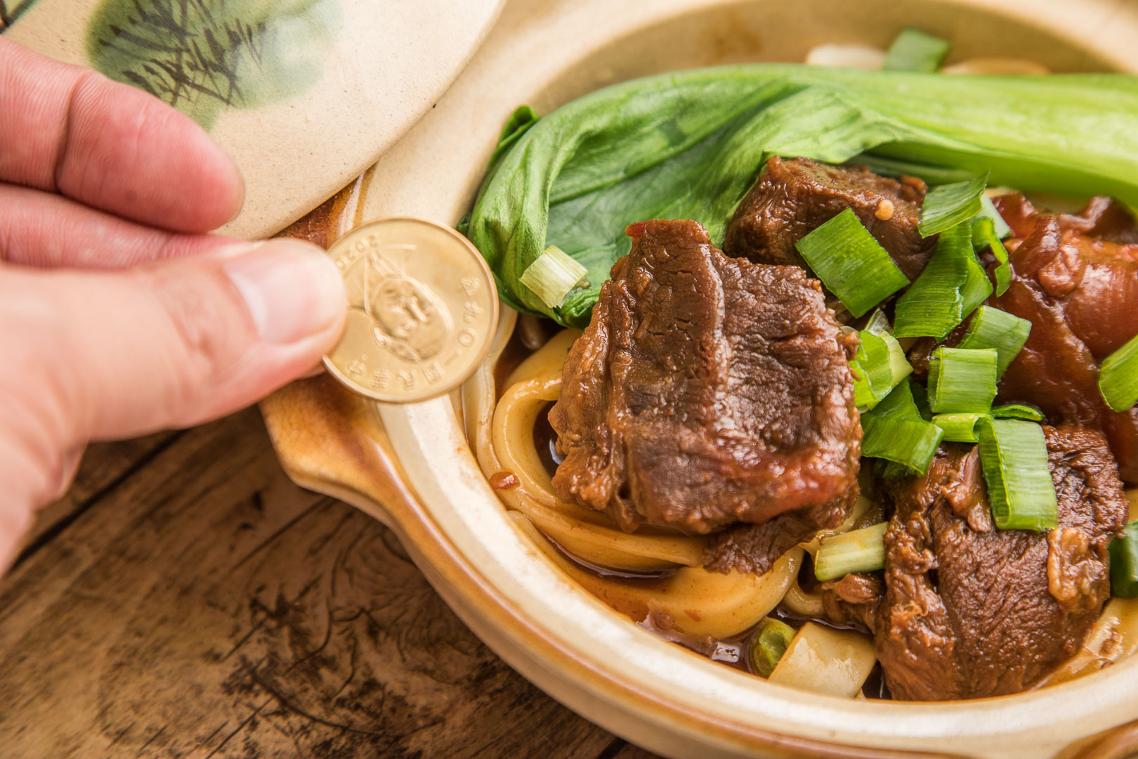 宅配牛肉麵,天香樓宅配牛肉麵,天香樓宅配,宅配美食,亞都麗緻天香樓星級主廚紅燒牛肉拌麵,亞都麗緻天香樓清湯牛小排麵,亞都麗緻天香樓星級主廚清湯牛小排麵