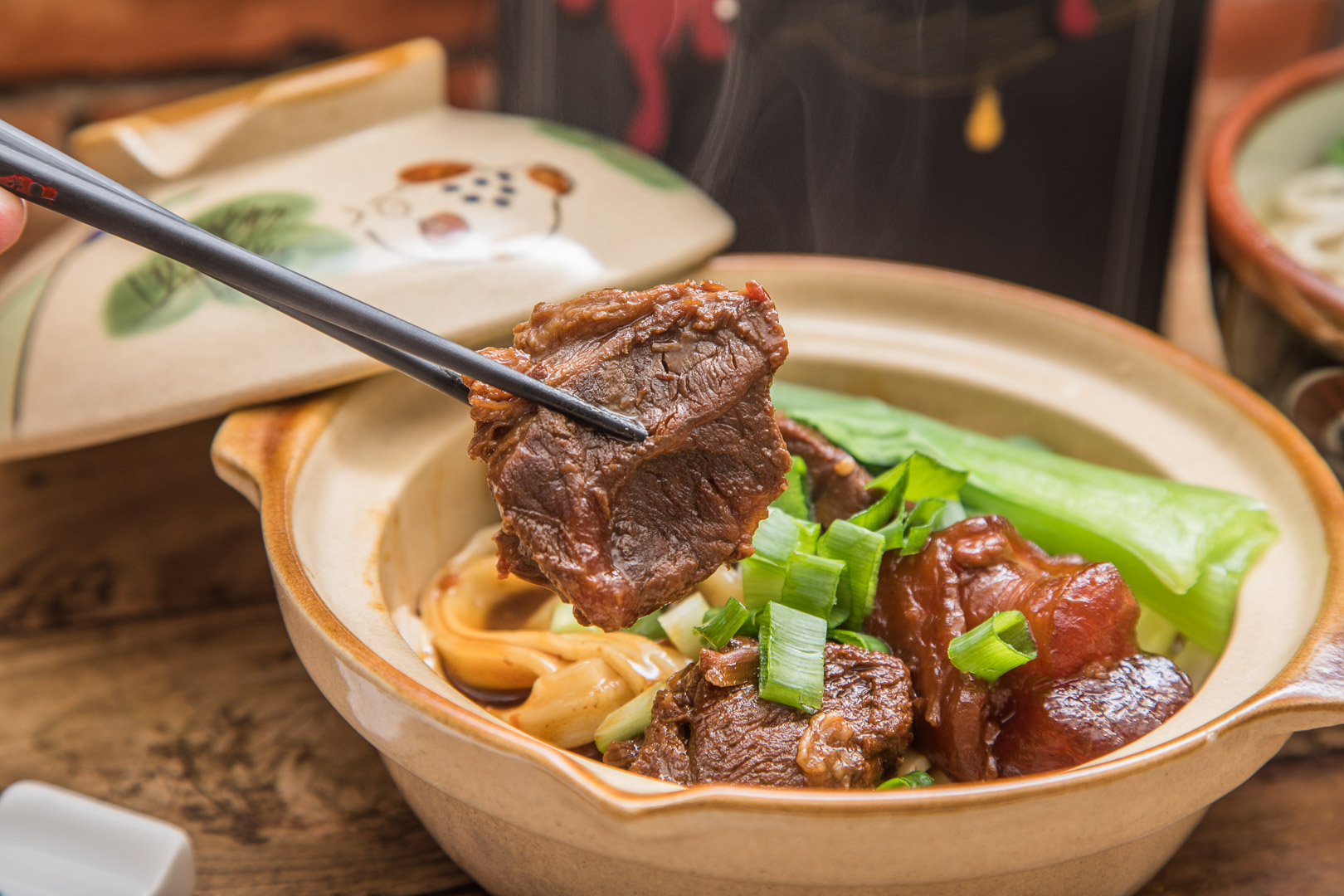 宅配牛肉麵,天香樓宅配牛肉麵,天香樓宅配,宅配美食,亞都麗緻天香樓星級主廚紅燒牛肉拌麵,亞都麗緻天香樓清湯牛小排麵,亞都麗緻天香樓星級主廚清湯牛小排麵