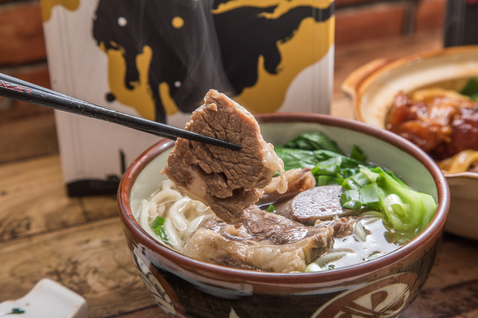 宅配牛肉麵,天香樓宅配牛肉麵,天香樓宅配,宅配美食,亞都麗緻天香樓星級主廚紅燒牛肉拌麵,亞都麗緻天香樓清湯牛小排麵,亞都麗緻天香樓星級主廚清湯牛小排麵 @大手牽小手。玩樂趣