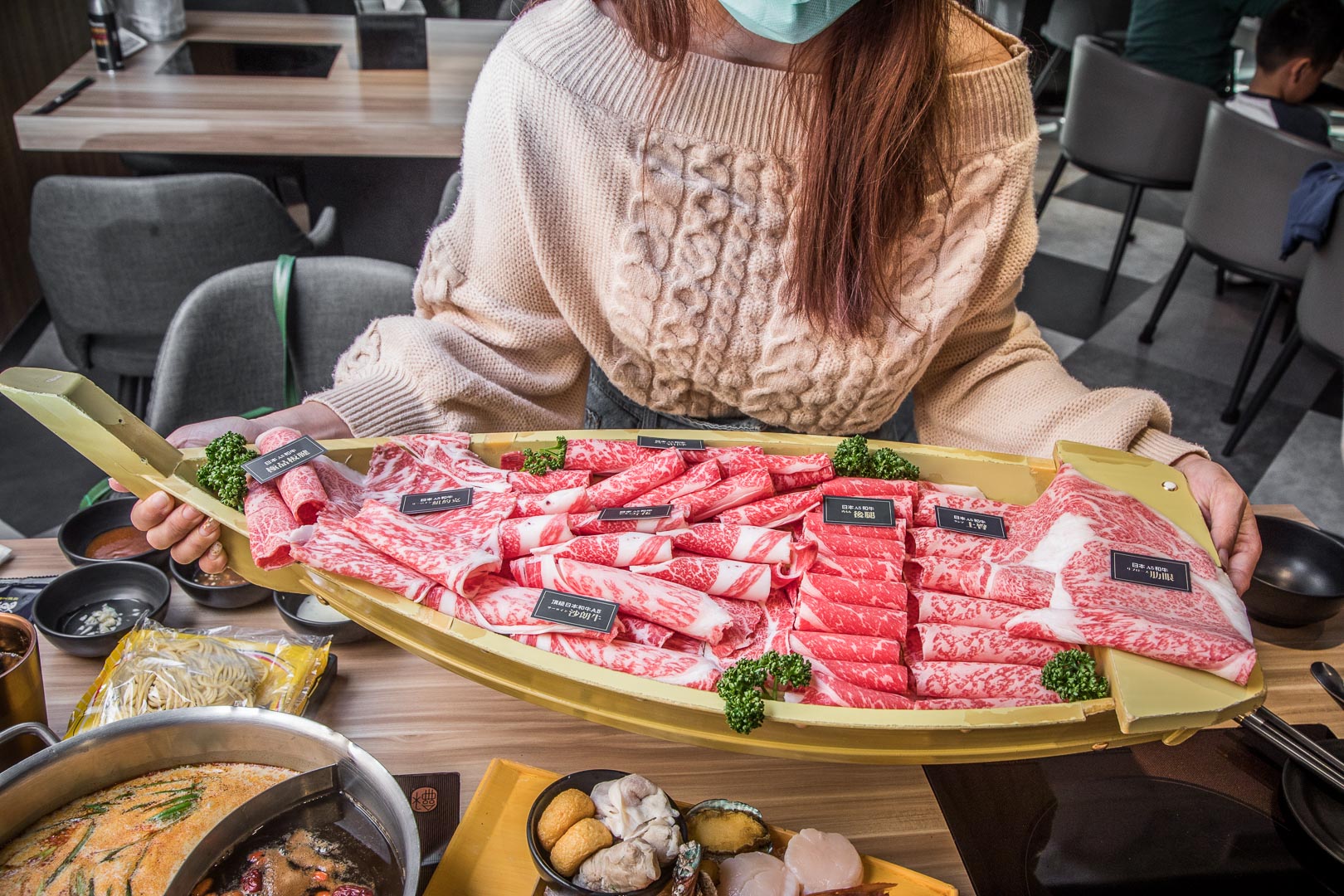 中壢和牛火鍋,桃園和牛火鍋,中壢海鮮火鍋,中壢美食,桃園美食,桃園火鍋,中壢火鍋,大魔大滿足鍋物-中壢環北店 @大手牽小手。玩樂趣