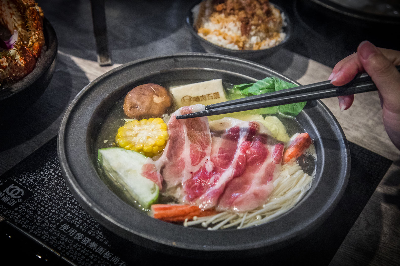 嗑肉石鍋-中壢中美店,中壢海鮮火鍋,中壢美食,桃園美食,桃園火鍋,中壢火鍋,中壢小火鍋,中壢鍋物,中壢個人鍋
