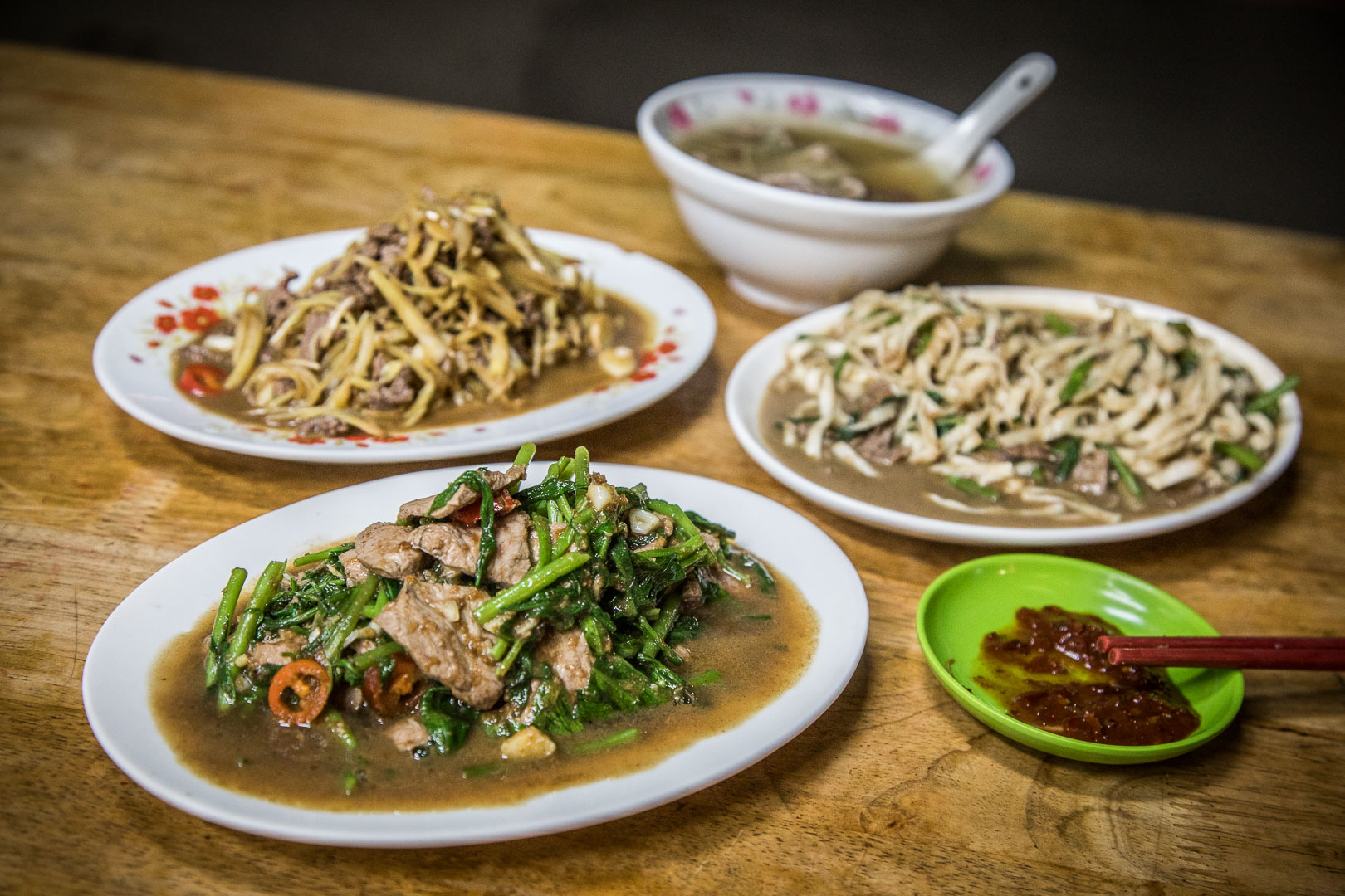 三重美食,三重牛肉麵,三重宵夜,三重快炒店,三重必吃美食,三重炒牛肉,龍門路正義台灣牛肉,三重正義台灣牛肉