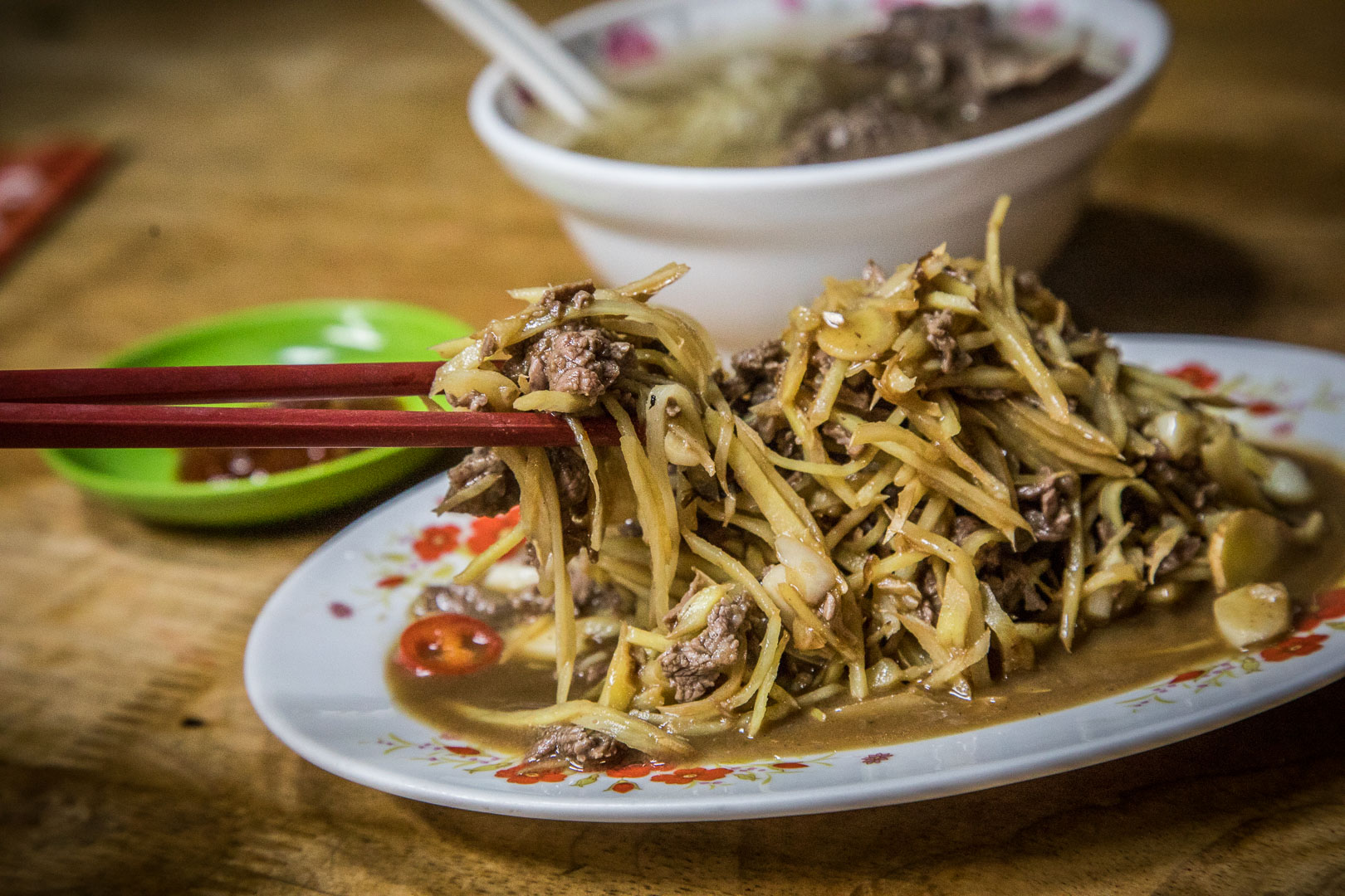 三重美食,三重牛肉麵,三重宵夜,三重快炒店,三重必吃美食,三重炒牛肉,龍門路正義台灣牛肉,三重正義台灣牛肉