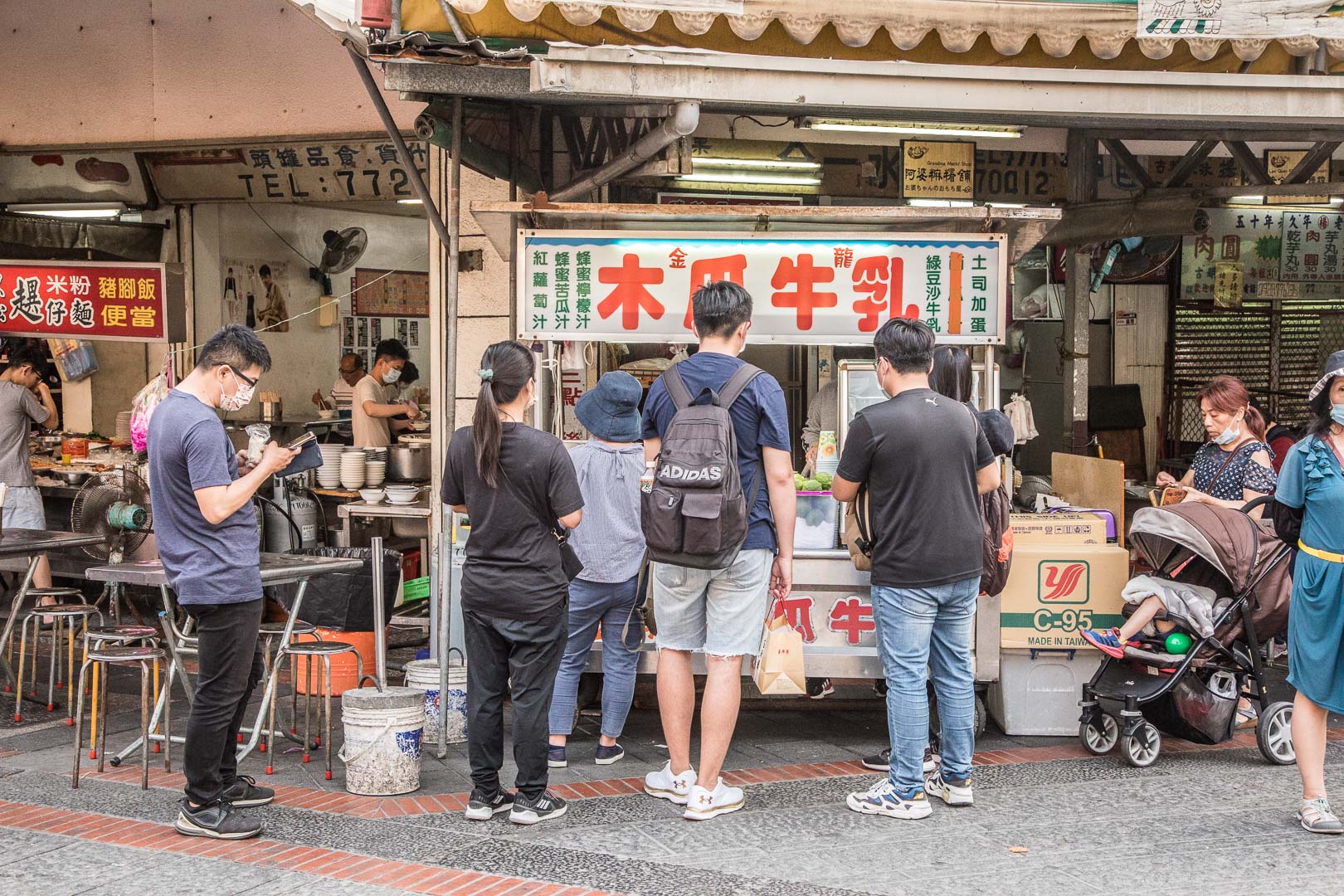 彰化小吃,鹿港必吃,鹿港小吃,鹿港冷飲,鹿港飲料,鹿港木瓜牛奶,鹿港宵夜,彰化木瓜牛奶,金龍木瓜牛奶,彰化美食,鹿港美食