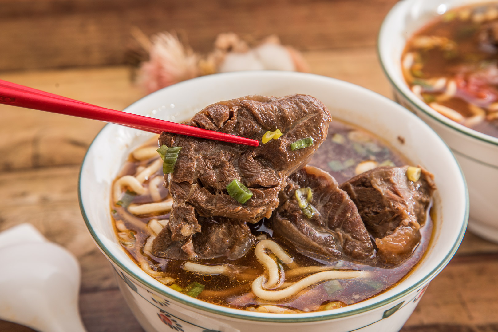 中壢美食,桃園美食,桃園外帶美食,中壢外帶,中壢牛肉麵,中壢蕃茄牛肉麵,桃園牛肉麵推薦,牛肉傳奇
