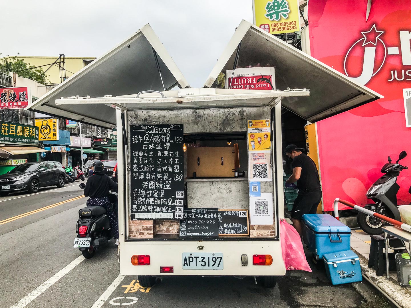 桃園漢堡,桃園餐車,桃園漢堡餐車,桃園手工漢堡,大園-美式漢堡餐車(行動餐車),大園-美式漢堡餐車,桃園外帶美食