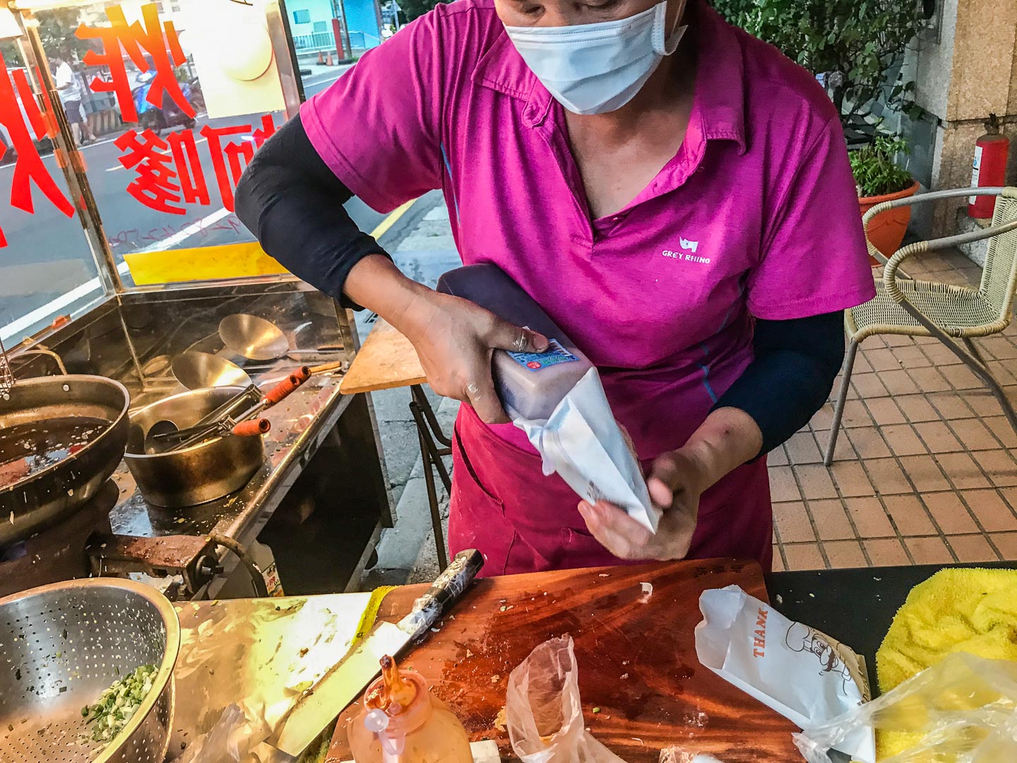 桃園燒肉,桃園美食,南崁美食,南崁小吃,桃園小吃,南崁海底撈,六福炸蚵嗲