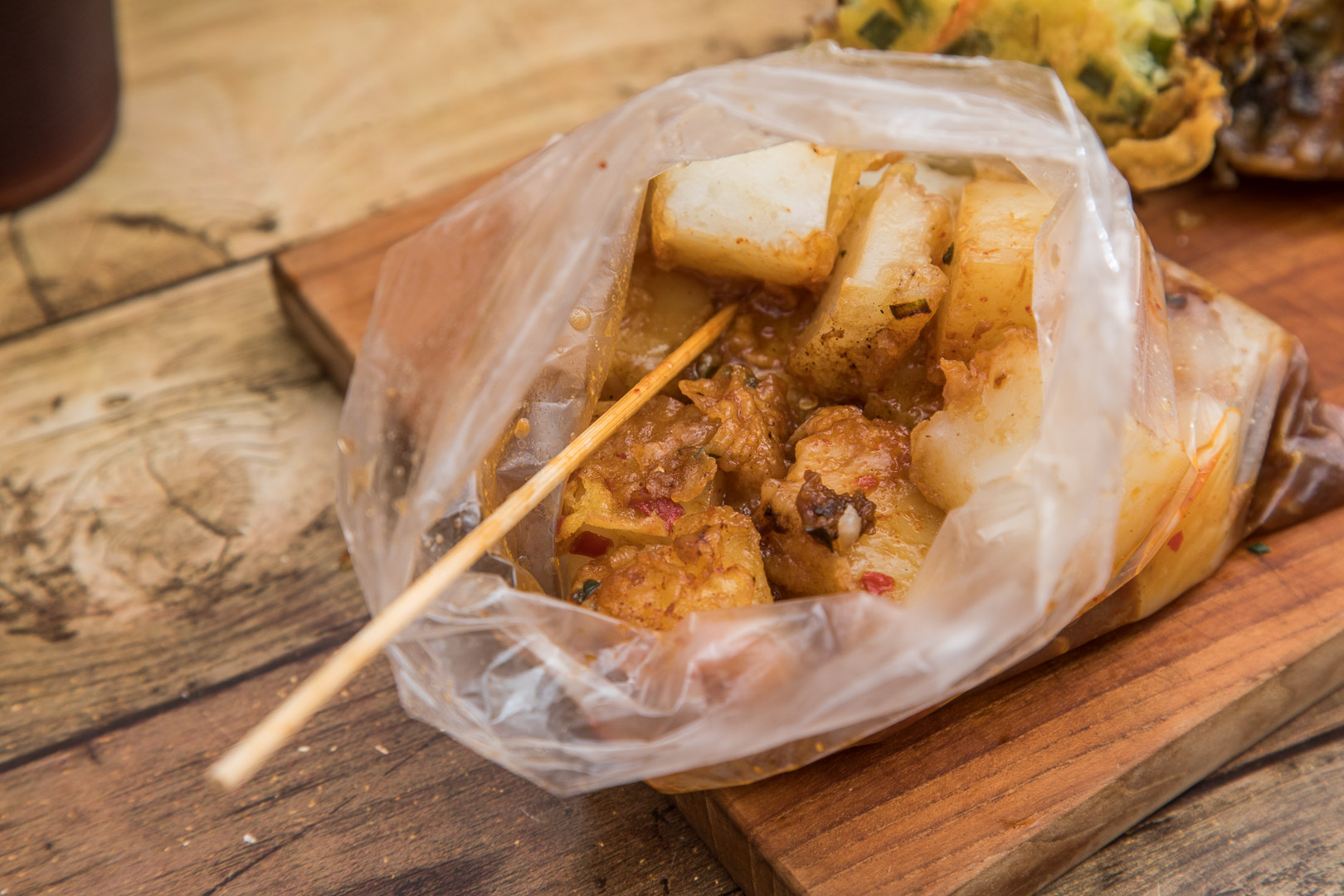 桃園燒肉,桃園美食,南崁美食,南崁小吃,桃園小吃,南崁海底撈,六福炸蚵嗲