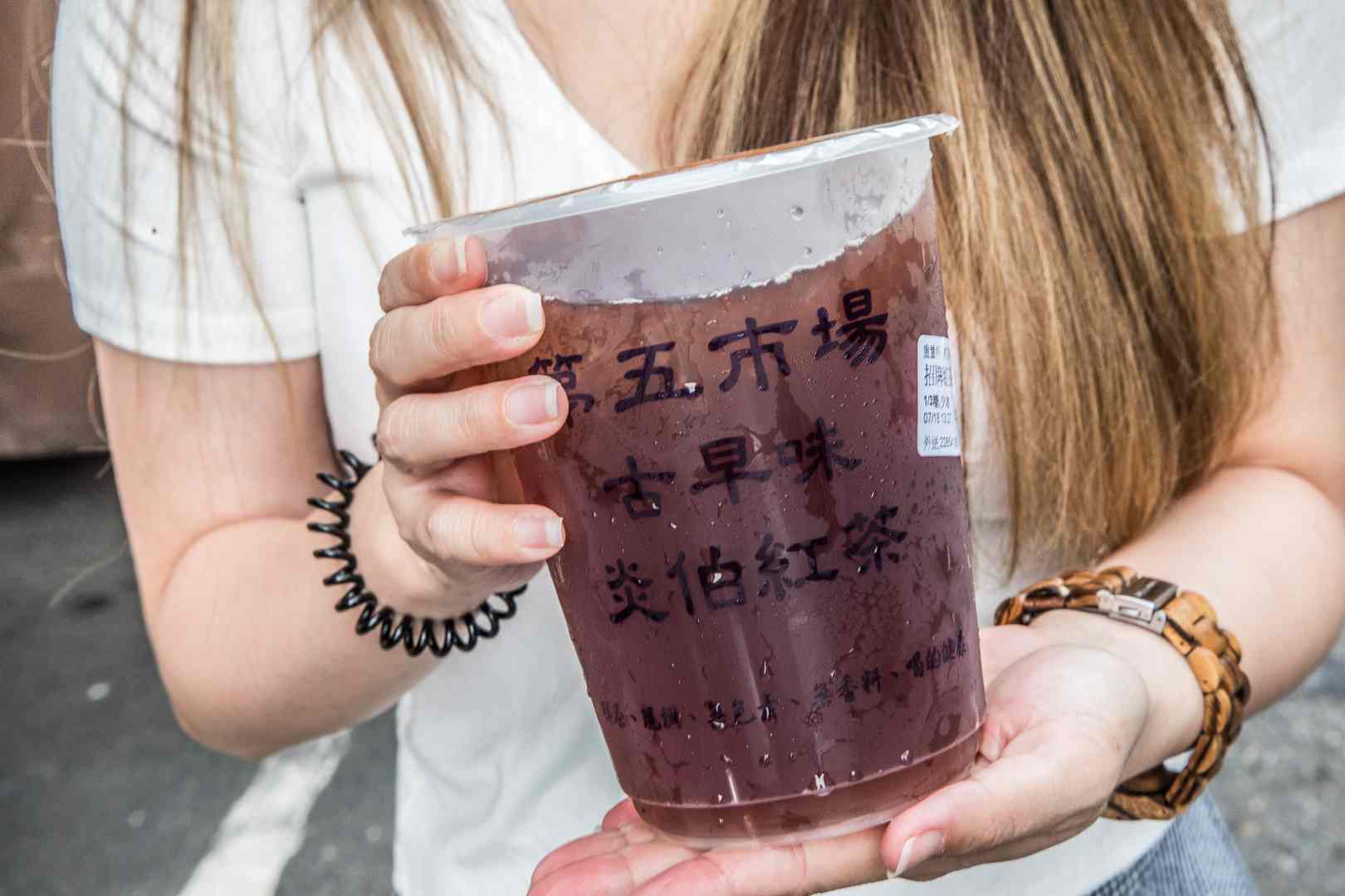 炎伯紅茶冰,第五市場阿義紅茶冰,台中美食,台中飲料,台中手搖飲,台中紅茶,忠孝夜市美食,台中忠孝夜市飲料,台中阿義紅茶,台中炎伯紅茶,炎伯紅茶冰（原第五市場阿義紅茶冰）