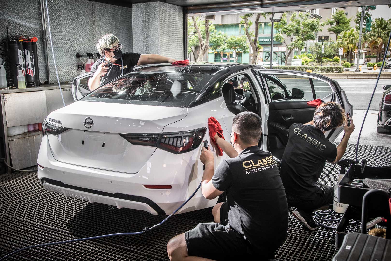 台北汽車鍍膜,台北洗車,士林區汽車鍍膜,台北打蠟,汽車鍍膜,台北汽車包膜,內裝清潔,台北汽車美容,士區林汽車包膜,經典汽車美容中心,信義區汽車鍍膜,Classic經典汽車美容中心,信義區汽車包膜,士林區汽車美容,燈膜,信義區汽車美容,大燈包膜,台北汽車打蠟,局部改色貼膜,士林區汽車打蠟,鍍膜,信義區汽車打蠟,犀牛皮