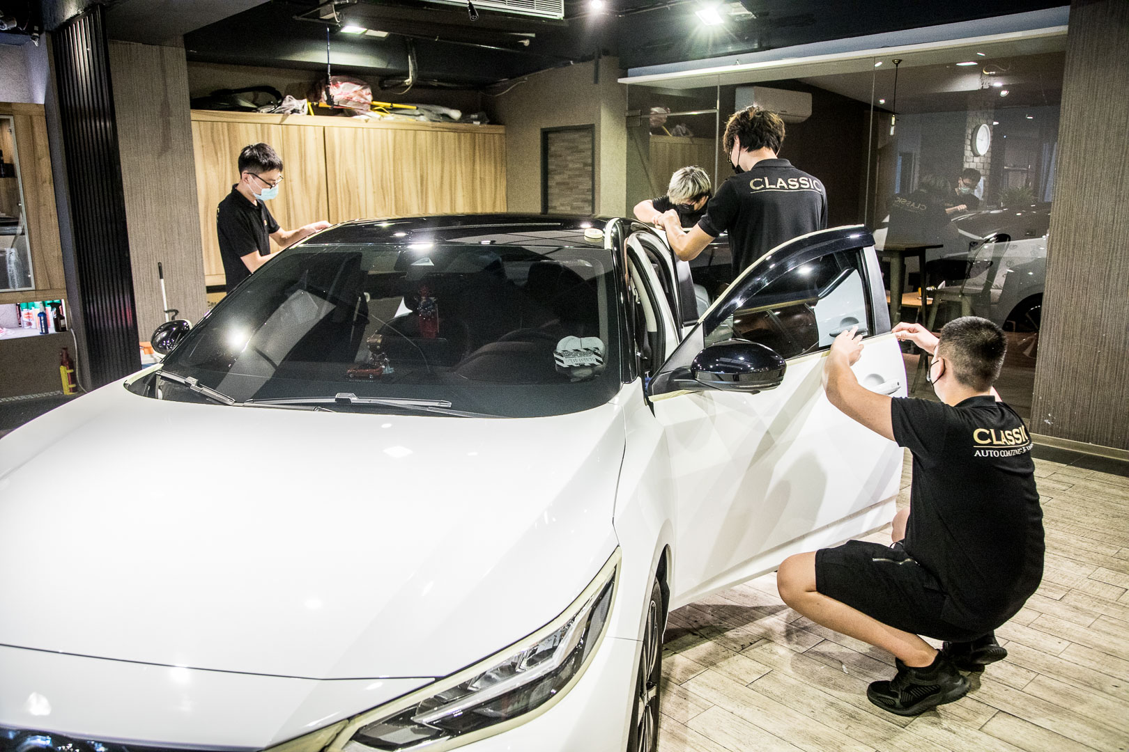 台北汽車鍍膜,台北洗車,士林區汽車鍍膜,台北打蠟,汽車鍍膜,台北汽車包膜,內裝清潔,台北汽車美容,士區林汽車包膜,經典汽車美容中心,信義區汽車鍍膜,Classic經典汽車美容中心,信義區汽車包膜,士林區汽車美容,燈膜,信義區汽車美容,大燈包膜,台北汽車打蠟,局部改色貼膜,士林區汽車打蠟,鍍膜,信義區汽車打蠟,犀牛皮