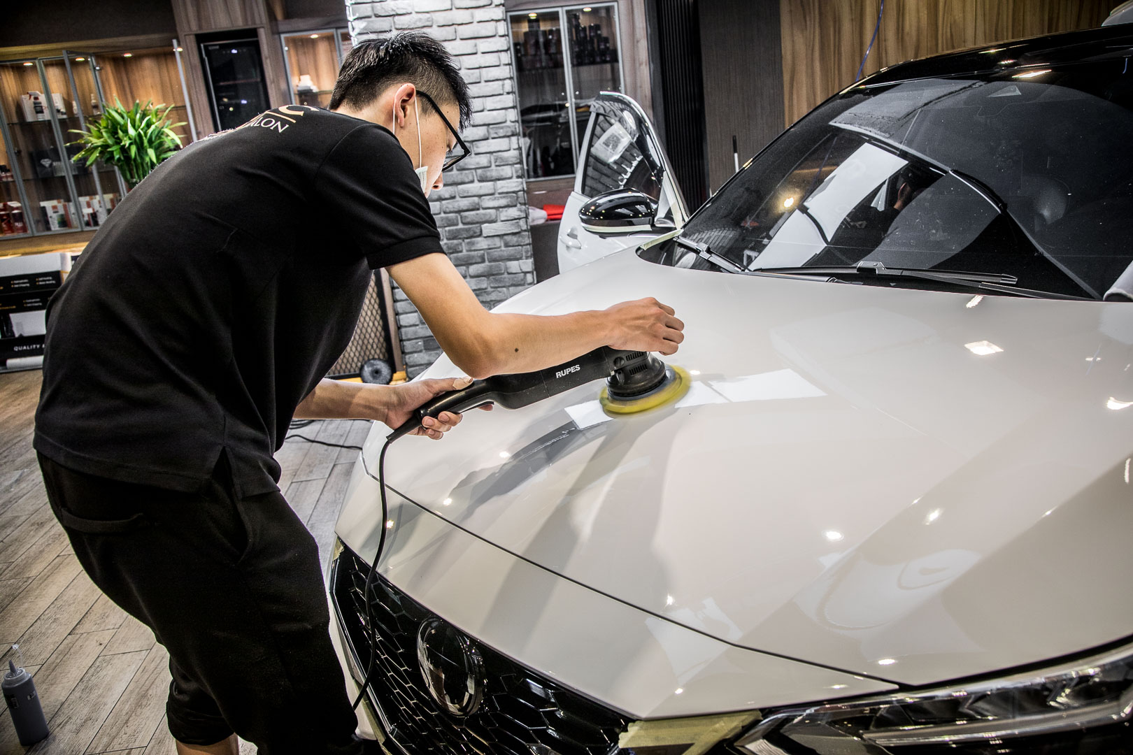 台北汽車鍍膜,台北洗車,士林區汽車鍍膜,台北打蠟,汽車鍍膜,台北汽車包膜,內裝清潔,台北汽車美容,士區林汽車包膜,經典汽車美容中心,信義區汽車鍍膜,Classic經典汽車美容中心,信義區汽車包膜,士林區汽車美容,燈膜,信義區汽車美容,大燈包膜,台北汽車打蠟,局部改色貼膜,士林區汽車打蠟,鍍膜,信義區汽車打蠟,犀牛皮