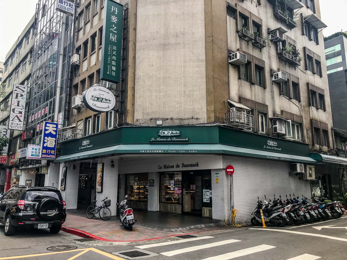 台北麵包,台北蒜麵包,丹麥之屋爆蒜乳酪,台北爆蒜乳酪麵包,台北大蒜乳酪麵包,台北大蒜麵包,台北丹麥之屋