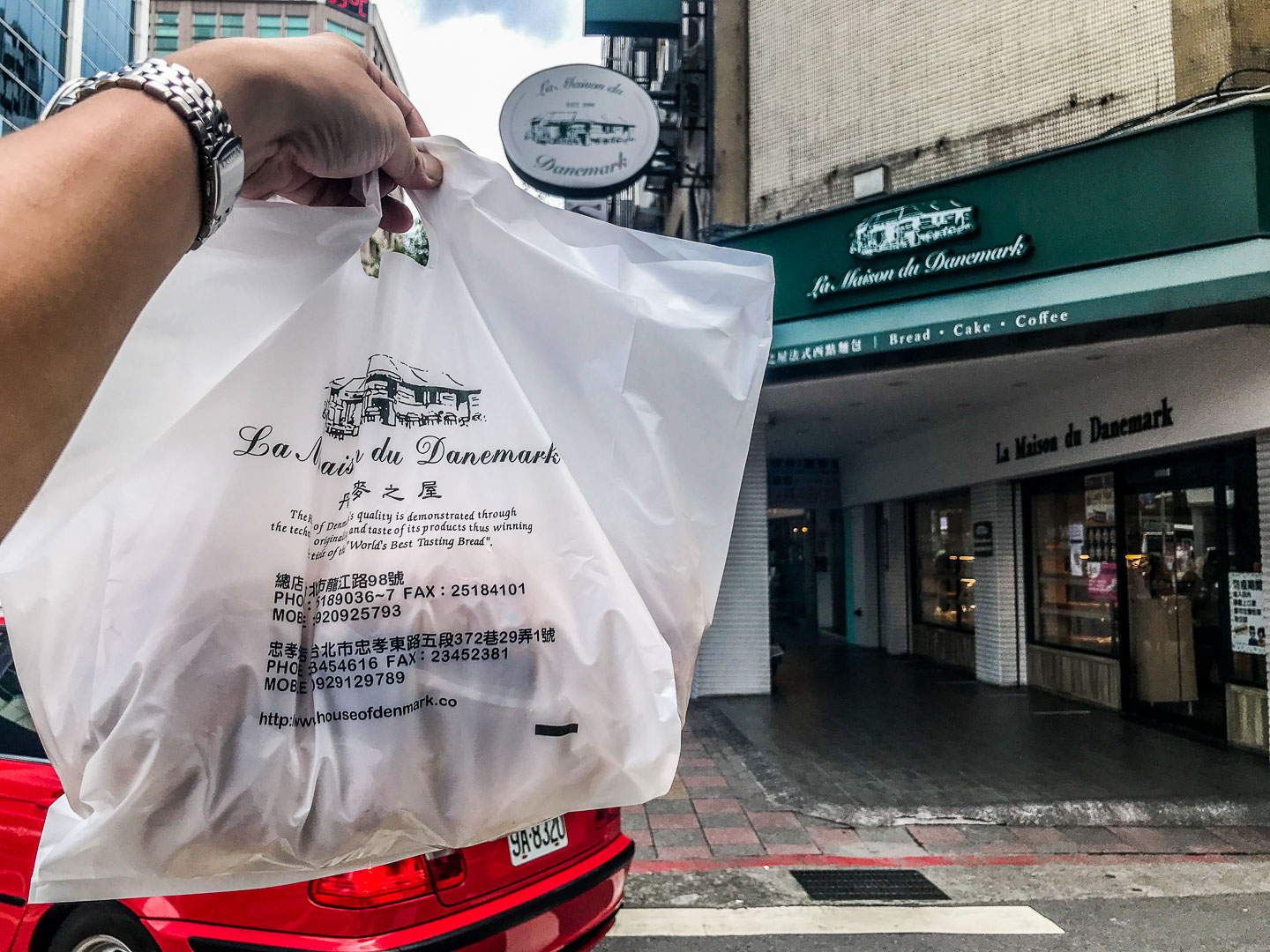 台北麵包,台北蒜麵包,丹麥之屋爆蒜乳酪,台北爆蒜乳酪麵包,台北大蒜乳酪麵包,台北大蒜麵包,台北丹麥之屋