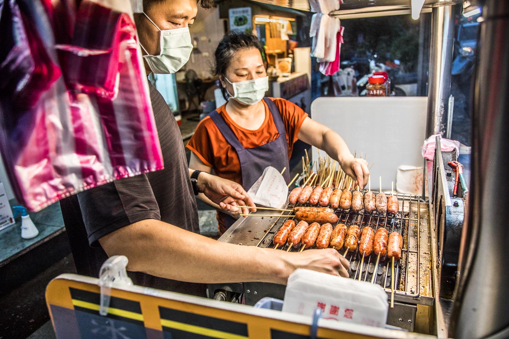 台北美食,台北小吃,台北香腸,石碇美食,石碇小吃,石碇香腸,石碇交流道美食,石碇萬紫桂花香腸,石碇桂花香腸