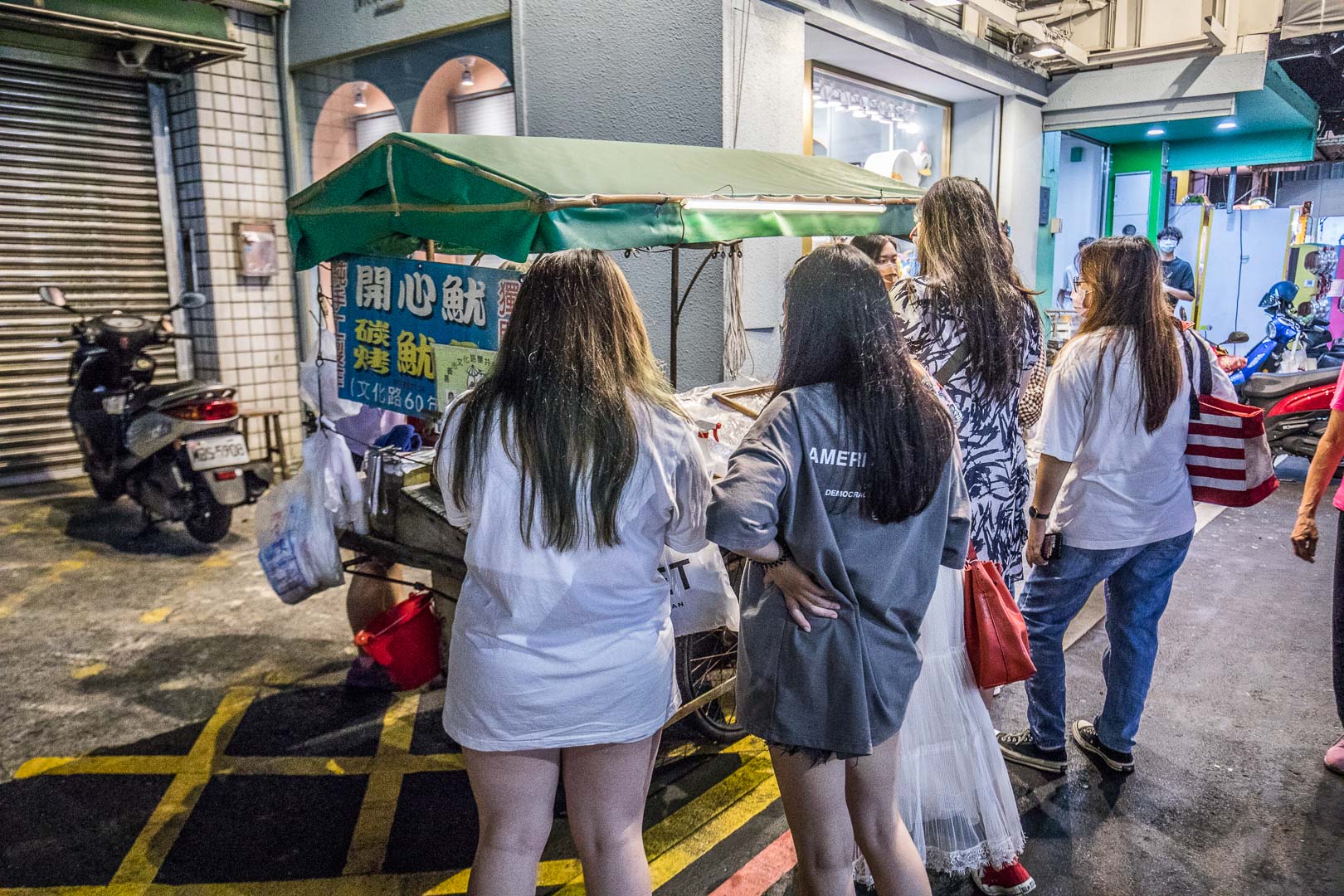 嘉義美食,嘉義小吃,嘉義夜市小吃,嘉義文化路小吃,嘉義碳烤乾魷魚,開心碳烤乾魷魚,文化路開心碳烤乾魷魚,嘉義文化路開心碳烤乾魷魚