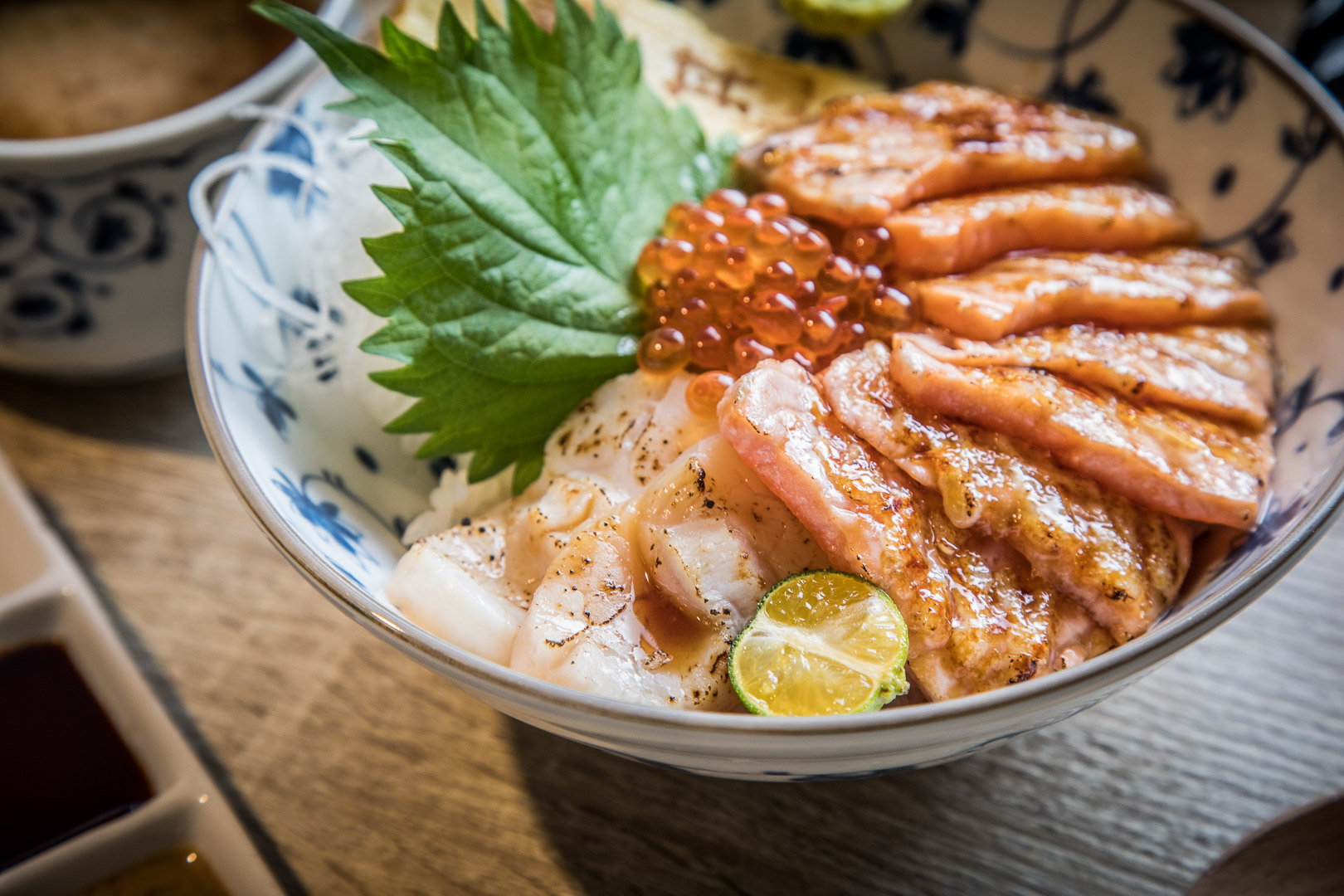 桃園牛排,桃園ATT筷食尚美食,桃園ATT筷食尚,桃園生魚片,桃園生魚片丼飯,桃園ATT筷食尚揪丼,揪丼,桃園美食,桃園炸牛排