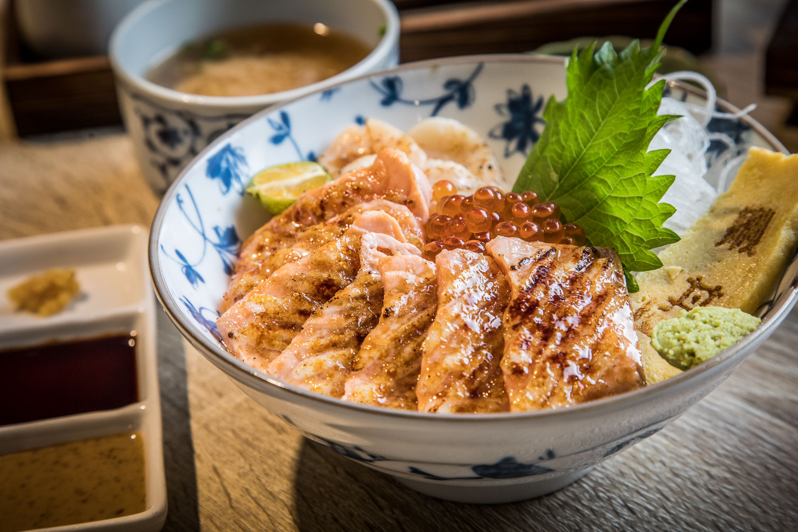 桃園牛排,桃園ATT筷食尚美食,桃園ATT筷食尚,桃園生魚片,桃園生魚片丼飯,桃園ATT筷食尚揪丼,揪丼,桃園美食,桃園炸牛排