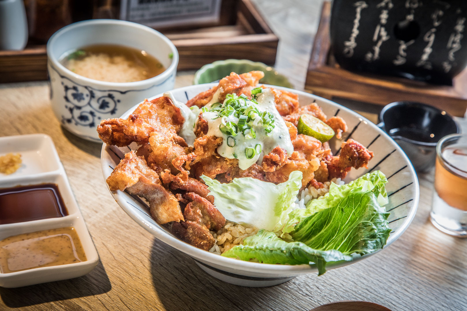 桃園牛排,桃園ATT筷食尚美食,桃園ATT筷食尚,桃園生魚片,桃園生魚片丼飯,桃園ATT筷食尚揪丼,揪丼,桃園美食,桃園炸牛排