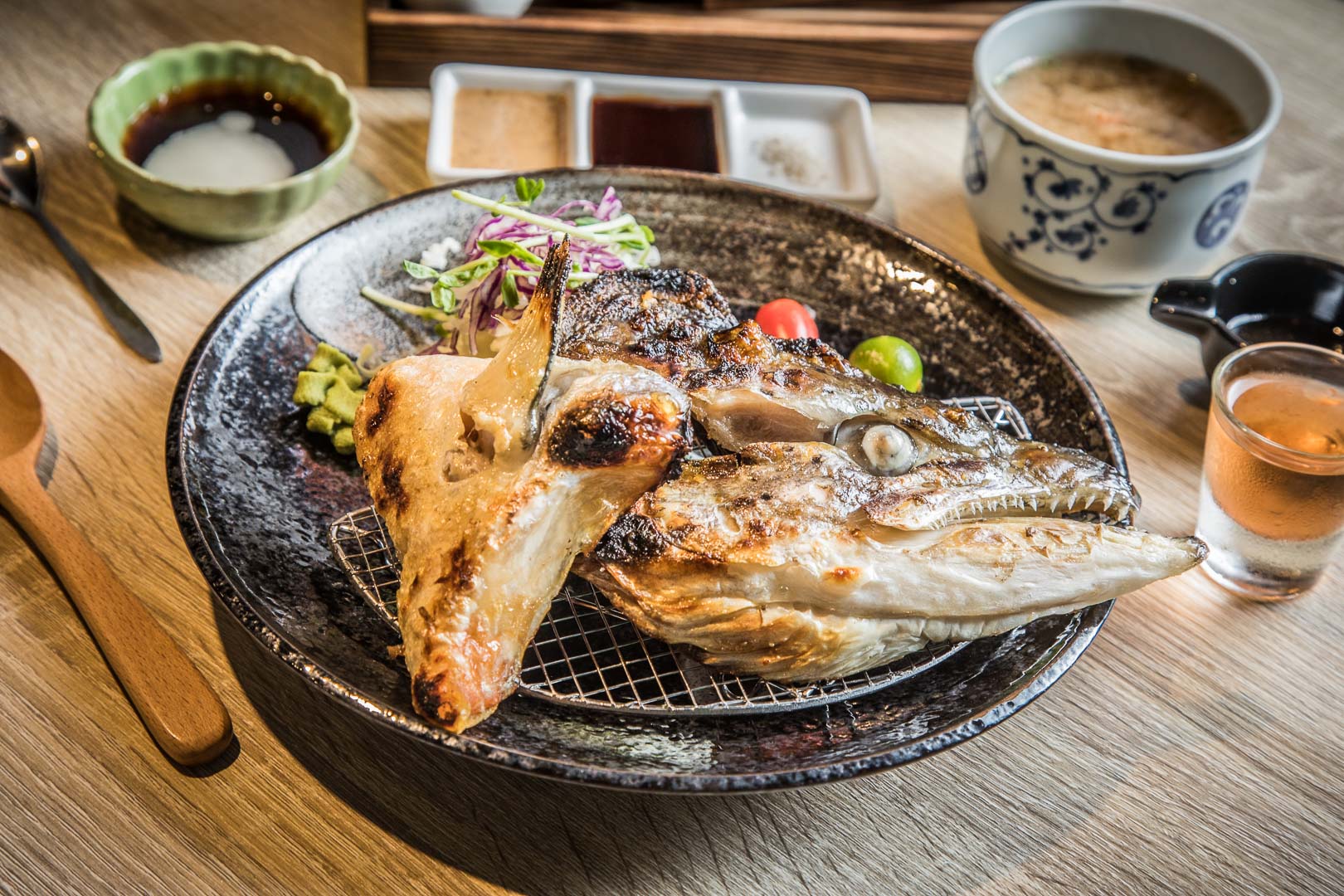 桃園牛排,桃園ATT筷食尚美食,桃園ATT筷食尚,桃園生魚片,桃園生魚片丼飯,桃園ATT筷食尚揪丼,揪丼,桃園美食,桃園炸牛排