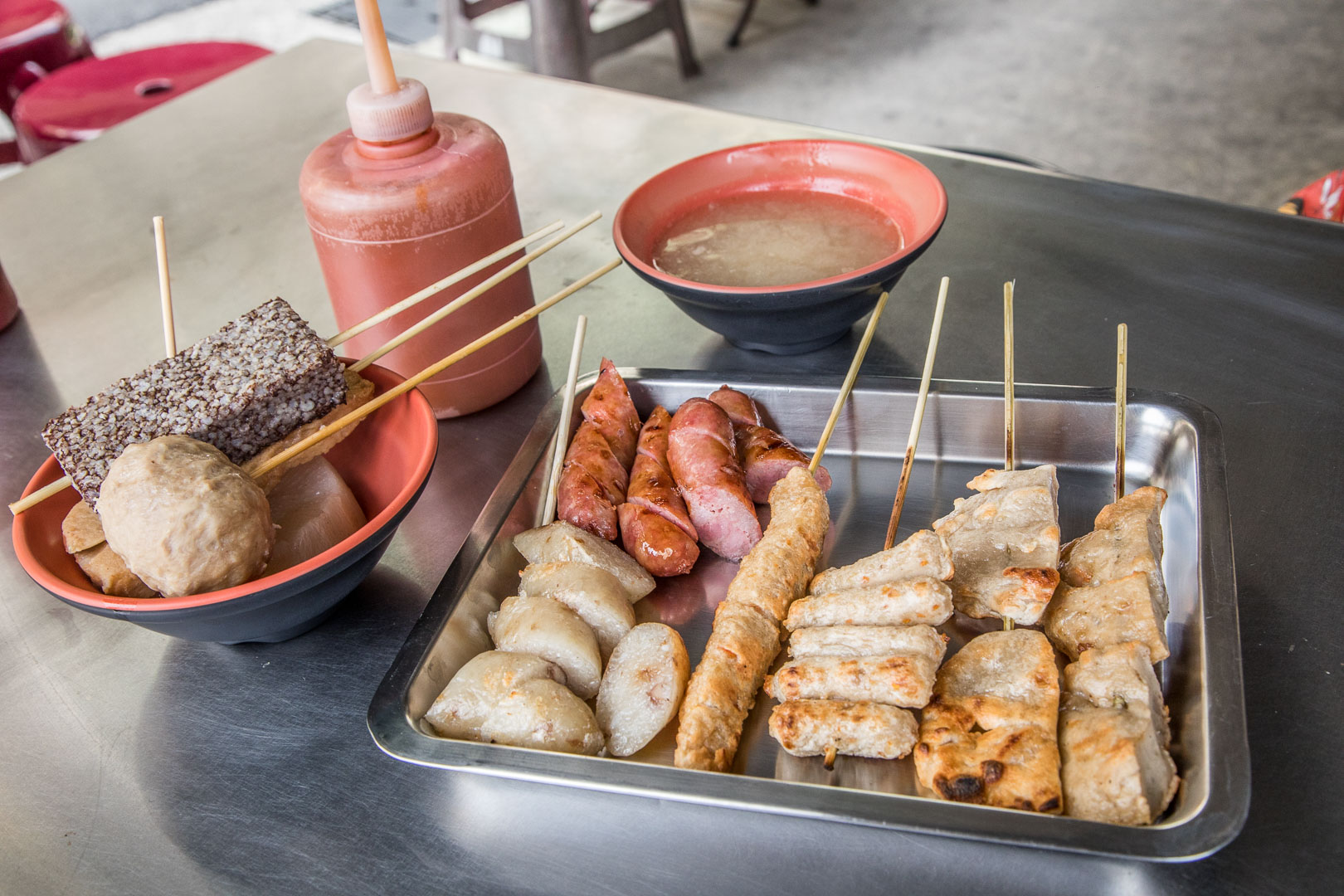 台南美食,台南小吃,台南香腸,台南大腸米腸,台南烤香腸,台南烤黑輪,台南烤甜不辣,大武街無名黑輪攤,大武街黑輪攤