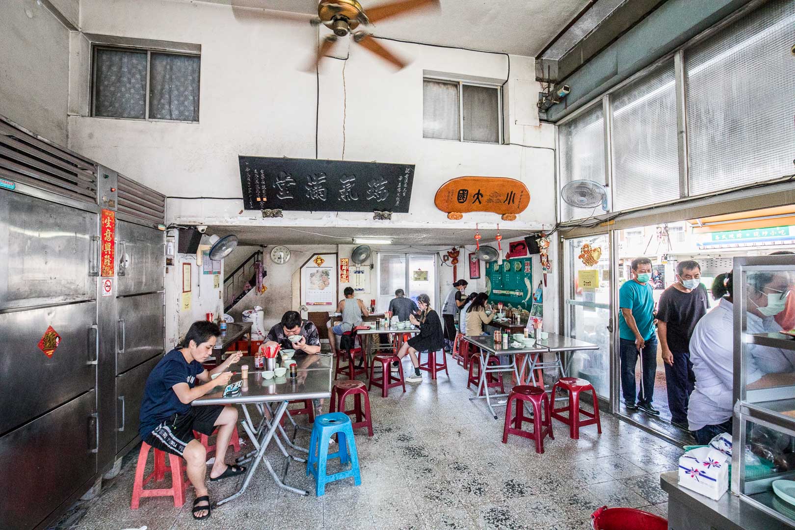 台南美食,台南小吃,台南虱目魚粥,台南早餐,台南虱目魚肚,京華虱目魚,台南京華虱目魚,京華虱目魚粥