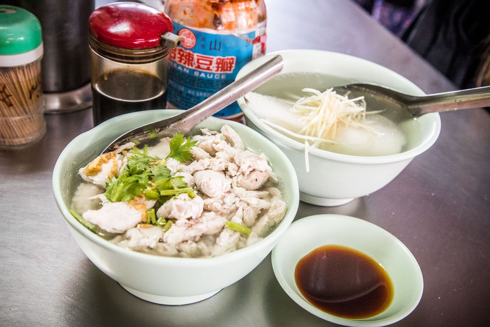 京華虱目魚粥,台南美食,台南小吃,台南虱目魚粥,台南早餐,台南虱目魚肚,京華虱目魚,台南京華虱目魚 @大手牽小手。玩樂趣