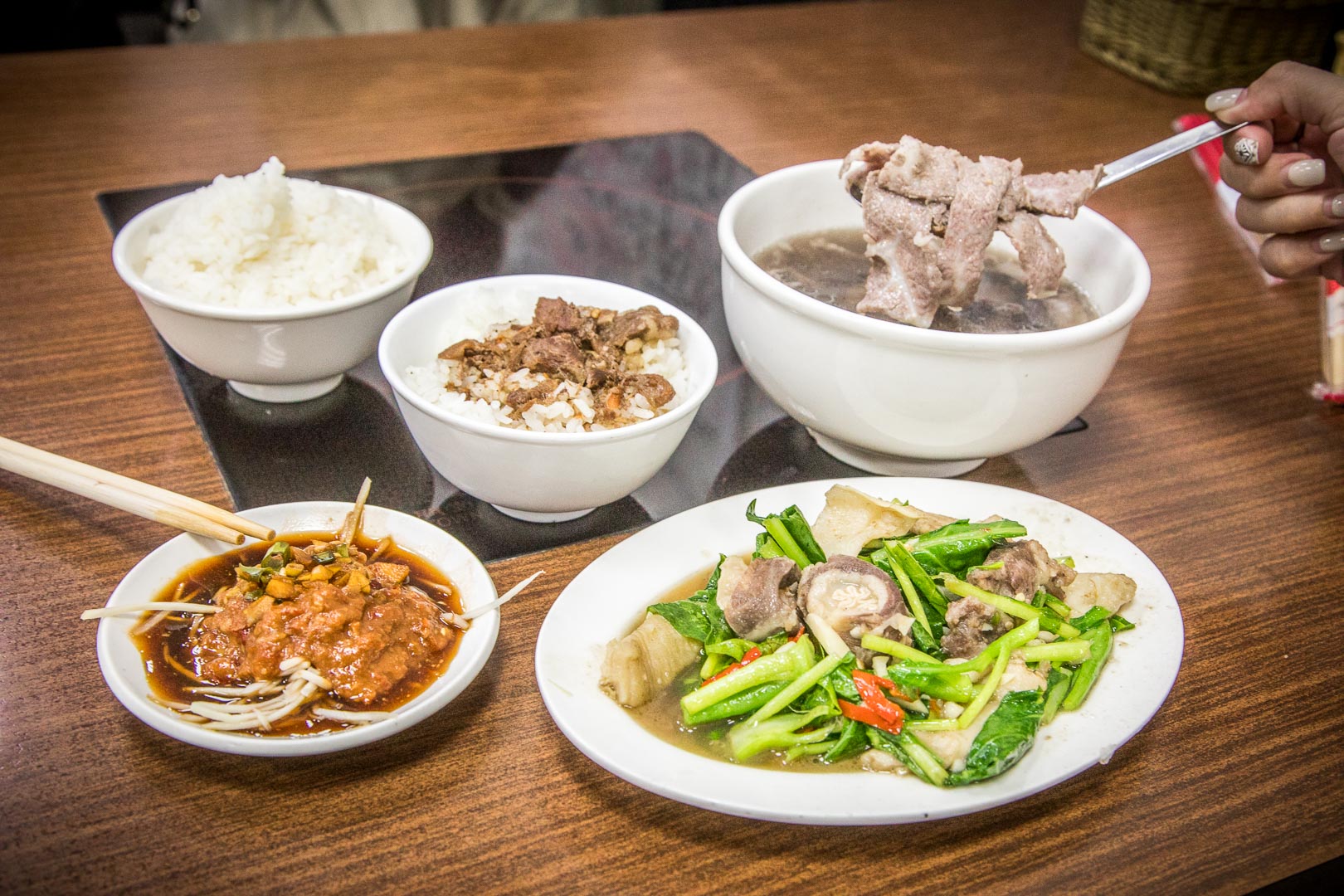 台南牛肉湯,助仔牛肉湯