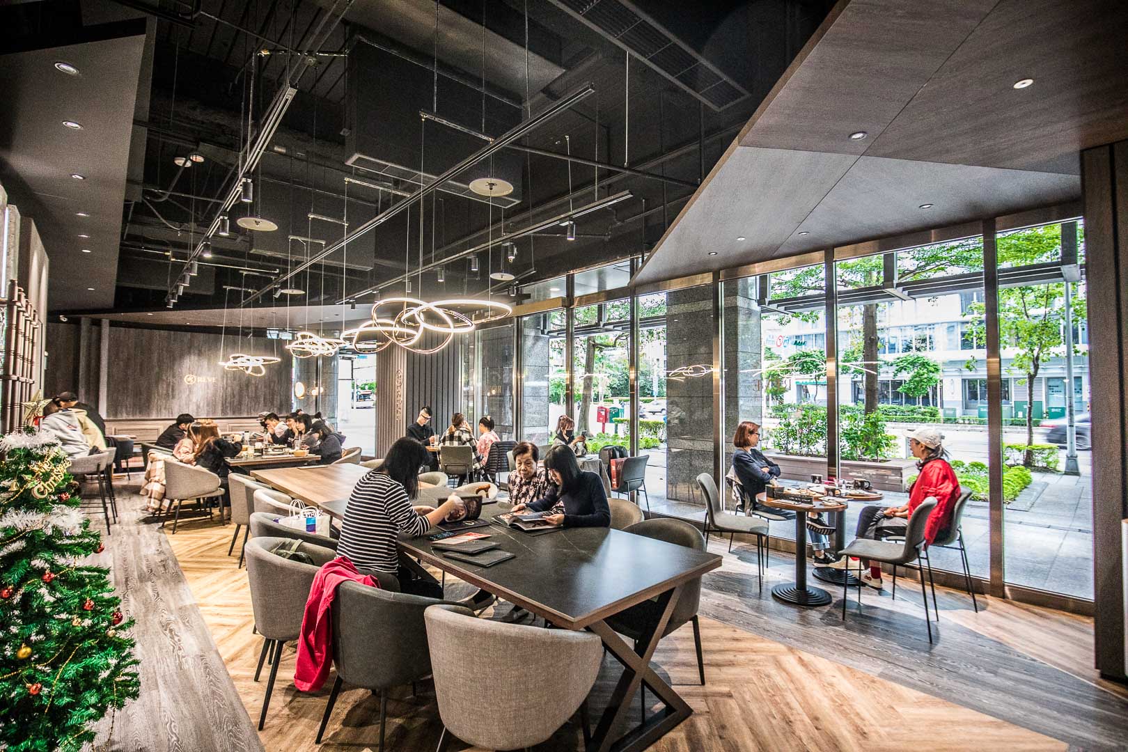 台北黑浮咖啡JR東日本大飯店,台北美食,台北義大利麵,台北咖啡廳,台北咖啡,台北黑浮咖啡,黑浮咖啡JR東日本大飯店台北店,台北德國豬腳