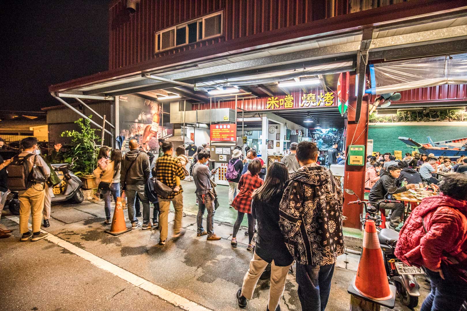 花蓮排隊美食,花蓮烤肉,花蓮烤魚,花蓮東大門夜市美食,米噹泰式烤肉,花蓮必吃,花蓮美食,花蓮燒烤,花蓮泰式料理