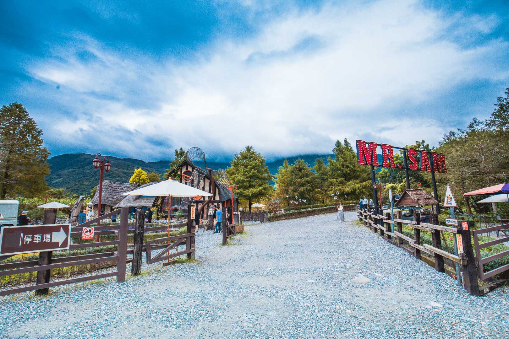 花蓮美食,花蓮景點,花蓮網美景點,花蓮必拍,花蓮咖啡廳,花蓮霍爾移動城堡,花蓮魔戒村,花蓮壽豐咖啡廳,Mr. Sam山姆先生咖啡館