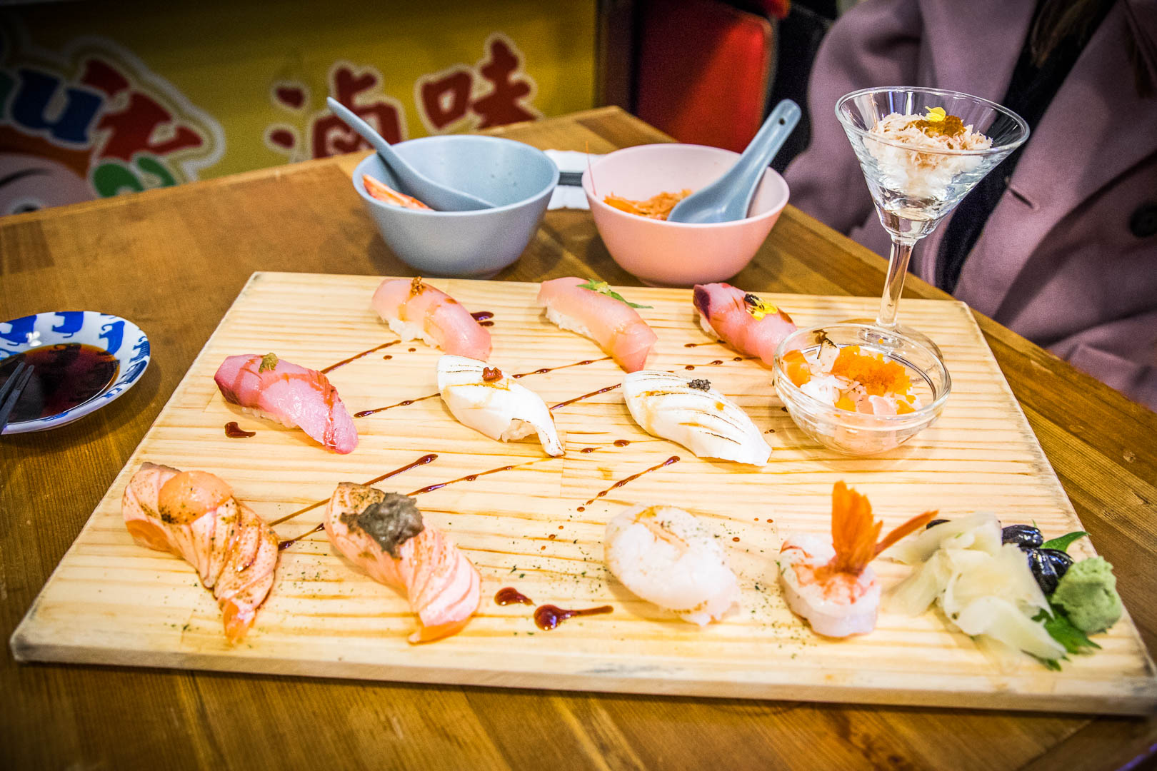 台北美食,台北捷運美食,台北日本料理,台北丼飯,台北生魚片,華山市場美食,華山合掌村