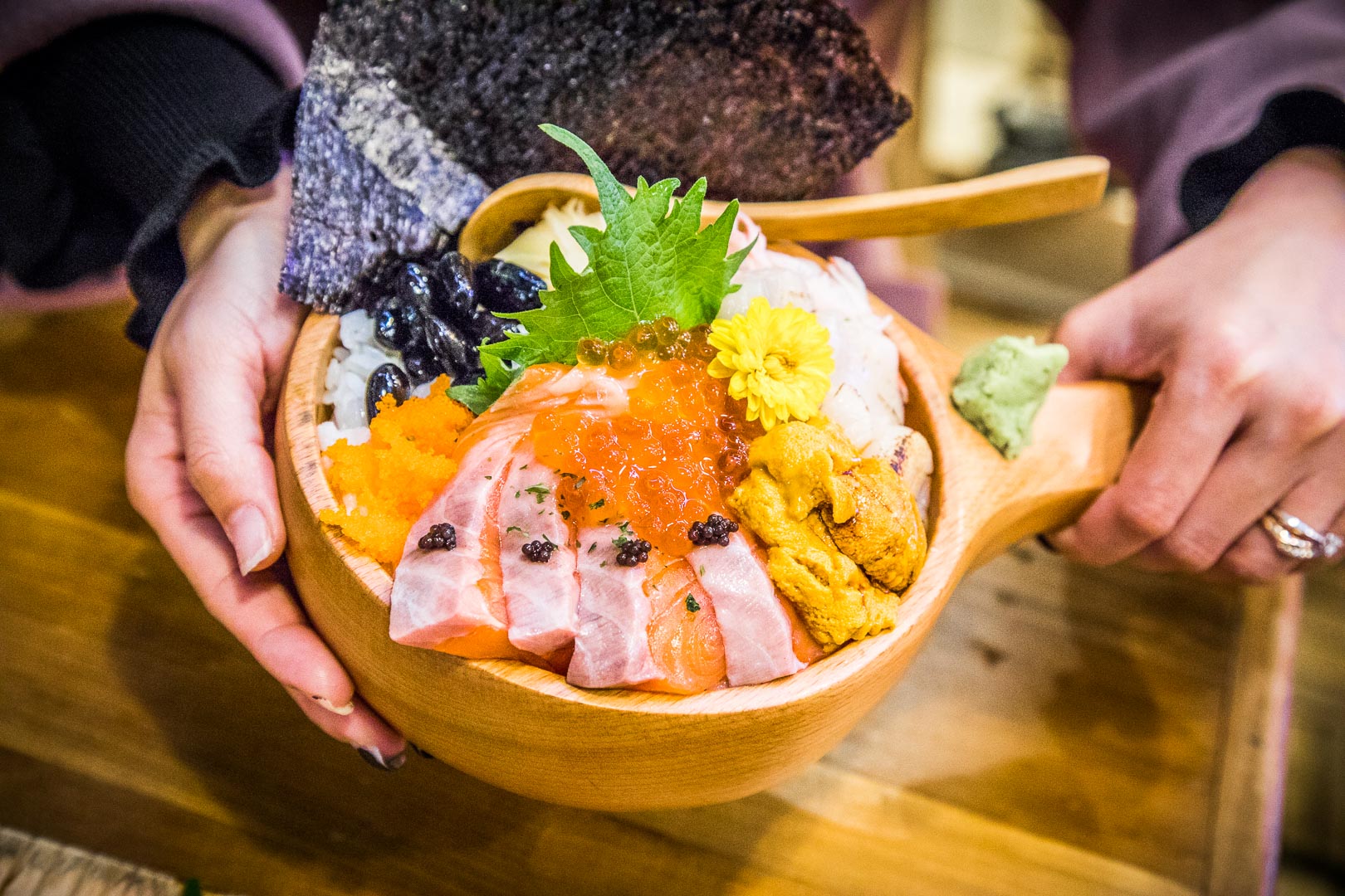 台北美食,台北捷運美食,台北日本料理,台北丼飯,台北生魚片,華山市場美食,華山合掌村