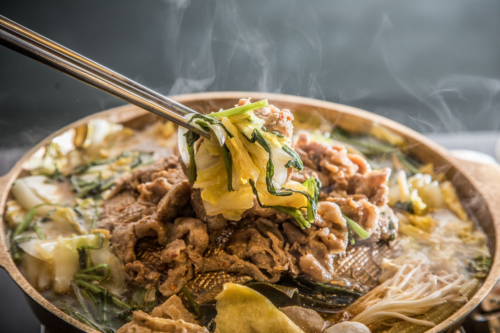 桃園美食,桃園火鍋,桃園泰式料理,桃園鍋物,桃園銅板烤肉,Lil Luck樂嗑泰式銅盤烤肉/泰式即享鍋