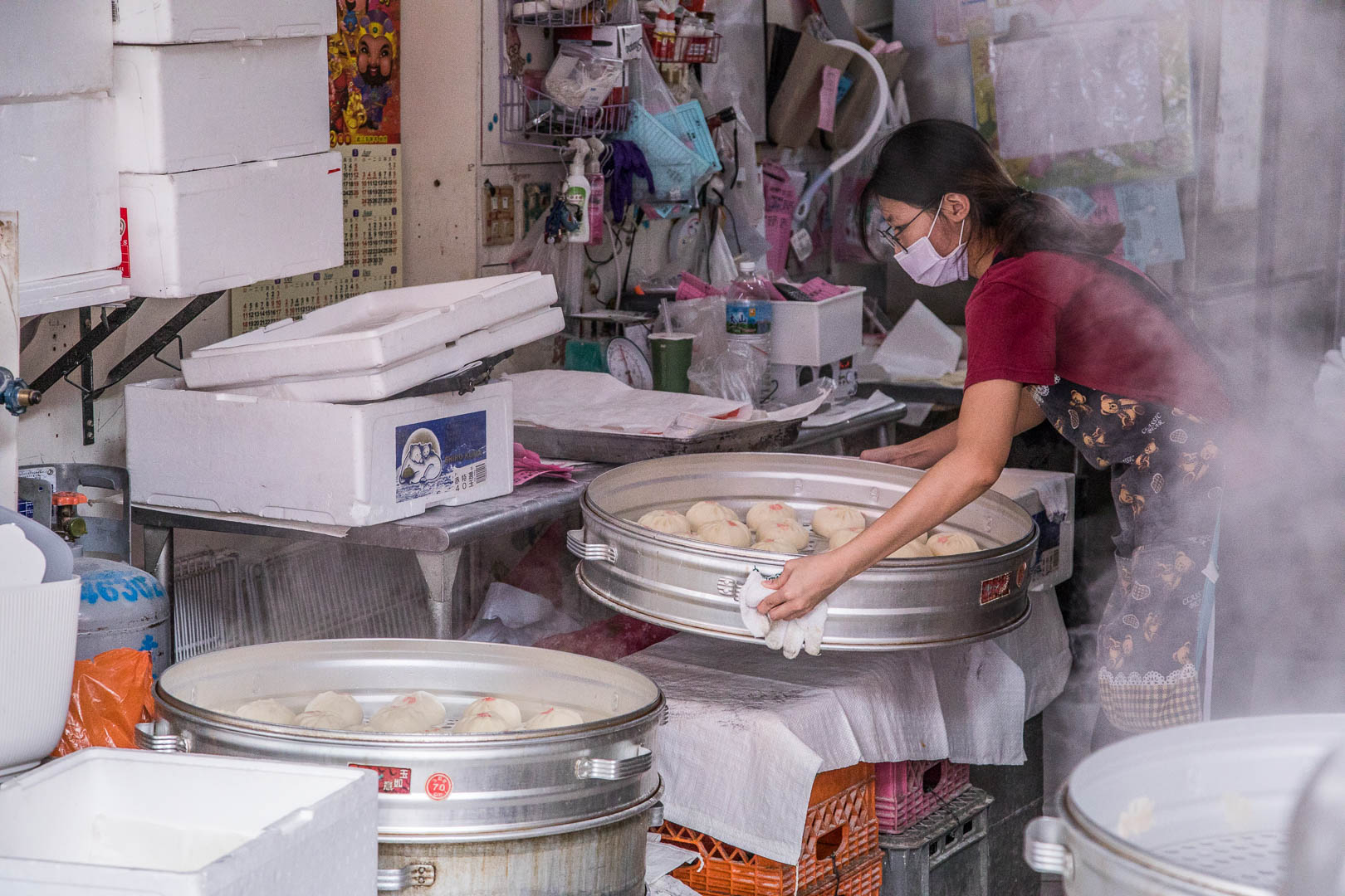 台中美食,台中第三市場美食,台中饅頭,台中肉包,台中鮮肉包,台中第三市場肉包,向陽東坡蛋黃鮮肉包