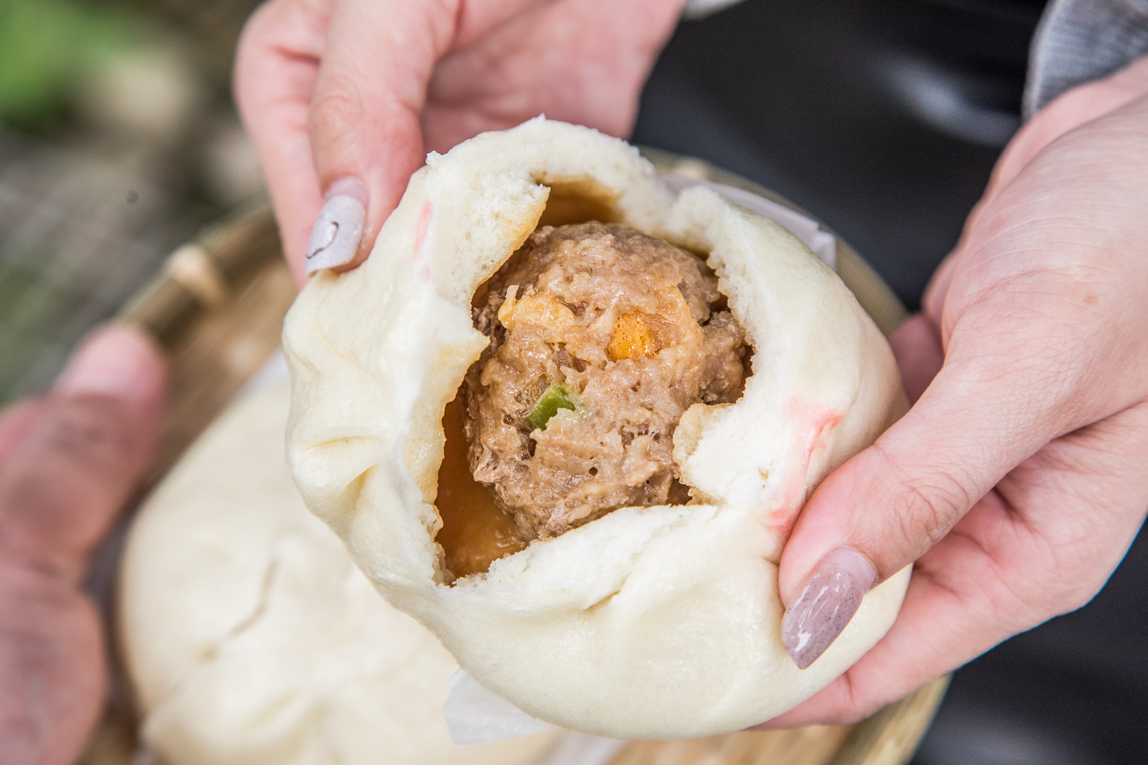 台中美食,台中第三市場美食,台中饅頭,台中肉包,台中鮮肉包,台中第三市場肉包,向陽東坡蛋黃鮮肉包