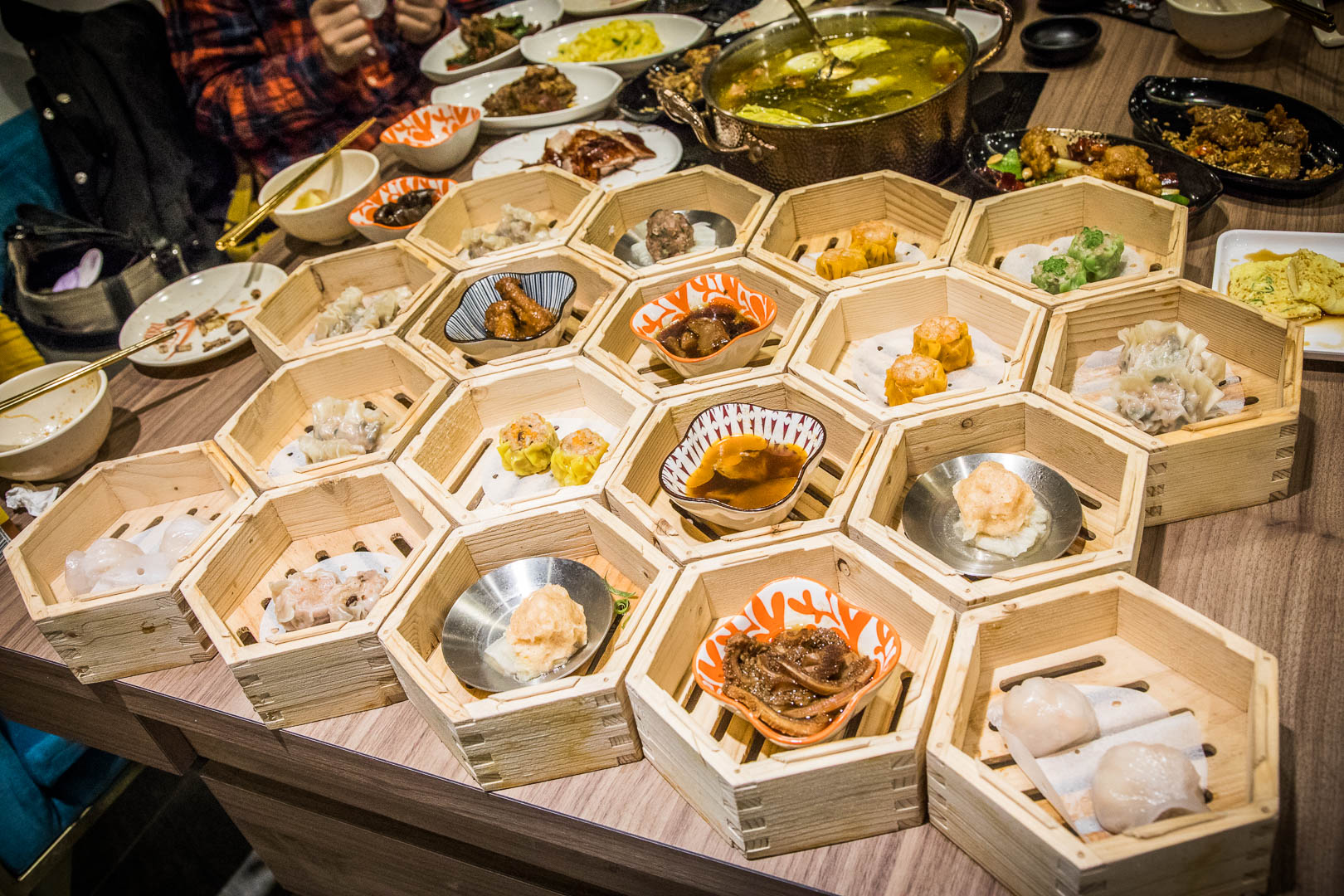 桃園吃到飽,夯鴨响饌