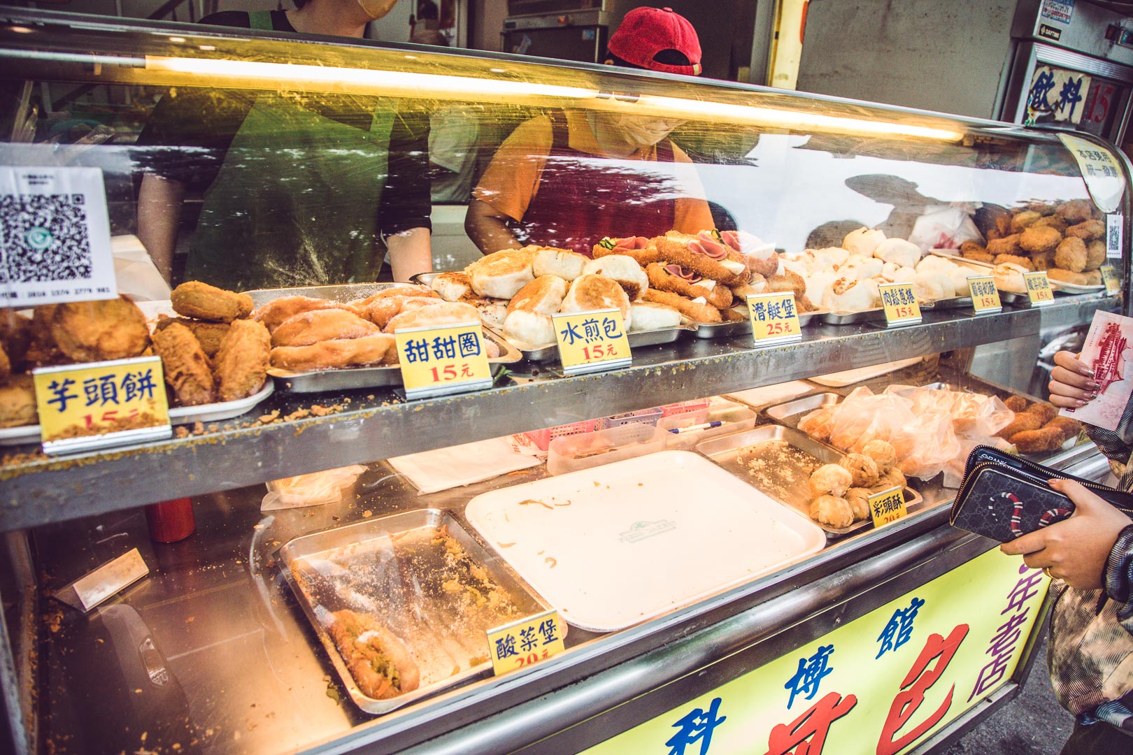 台中美食,台中小吃,台中科博館美食,科博館水煎包,台中科博館水煎包,台中水煎包,台中甜甜圈