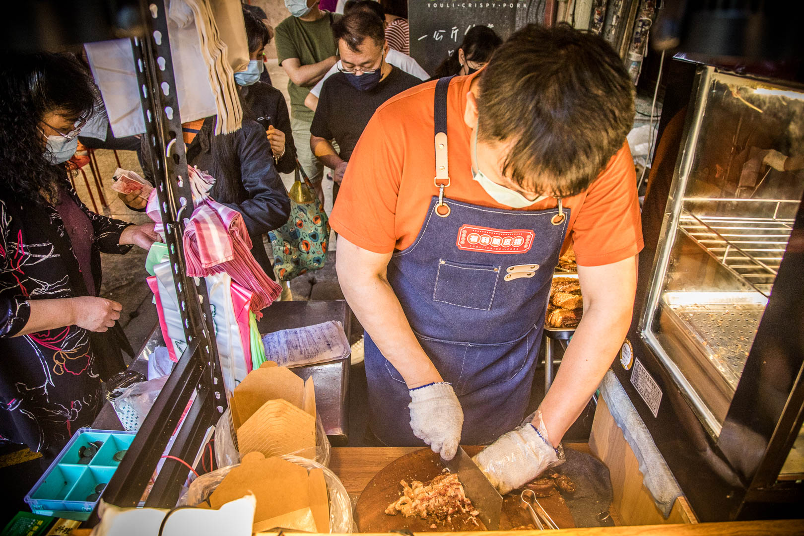 桃園有利脆皮豬-南門店,桃園美食,桃園必吃,桃園脆皮豬,南門市場美食,南門市場必吃,南門市場脆皮豬,有利脆皮豬-南門店,有利脆皮豬