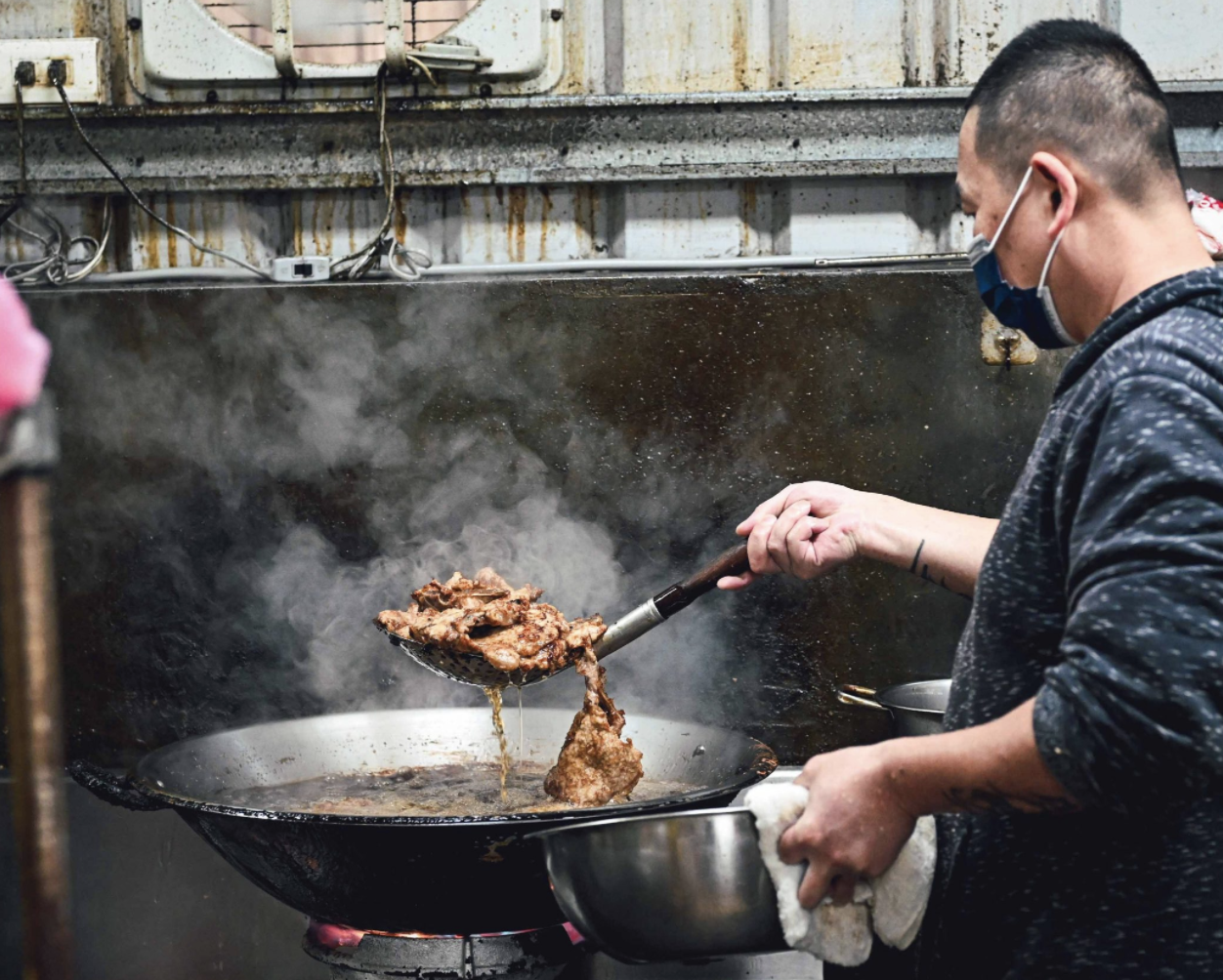 淡水美食,義山路黑二店排骨飯