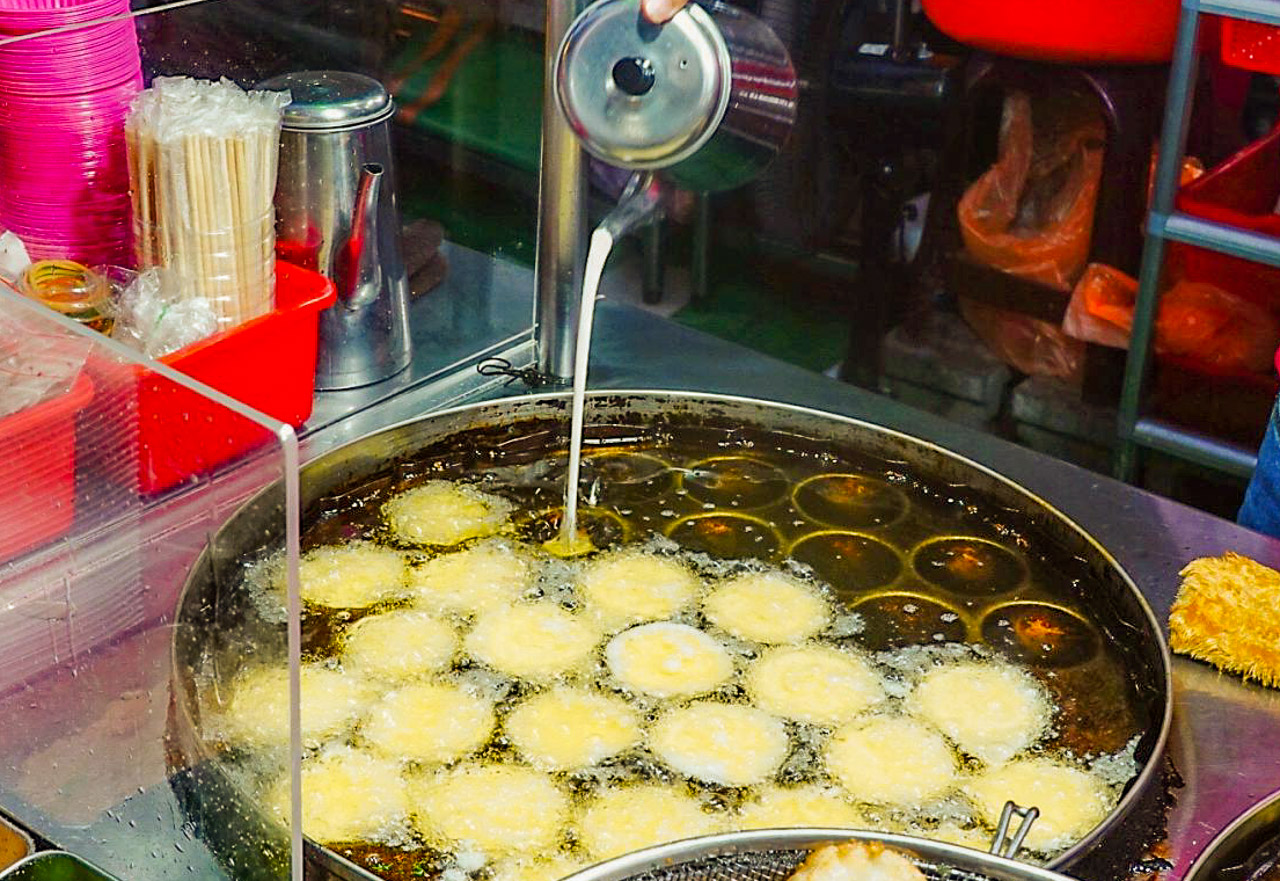 桃園美食,桃園小吃,桃園越南料理,桃園夜市美食,桃園夜市美食推薦,頭頓煎蝦餅,桃園夜市煎蝦餅,桃園頭頓煎蝦餅
