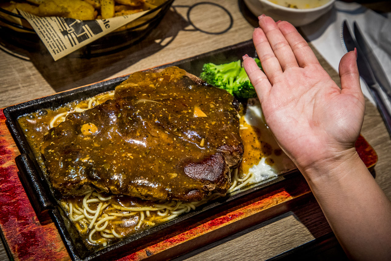 中壢牛排,紅吱吱平價牛排館-新生店