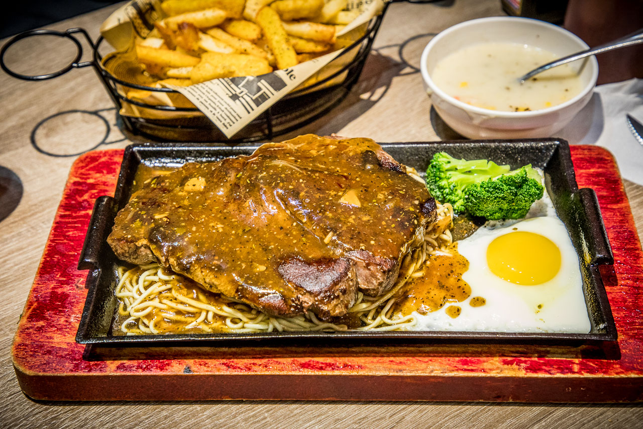 中壢牛排,紅吱吱平價牛排館-新生店