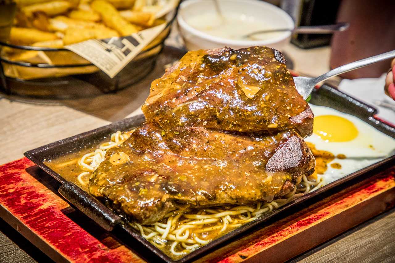 中壢牛排,紅吱吱平價牛排館-新生店