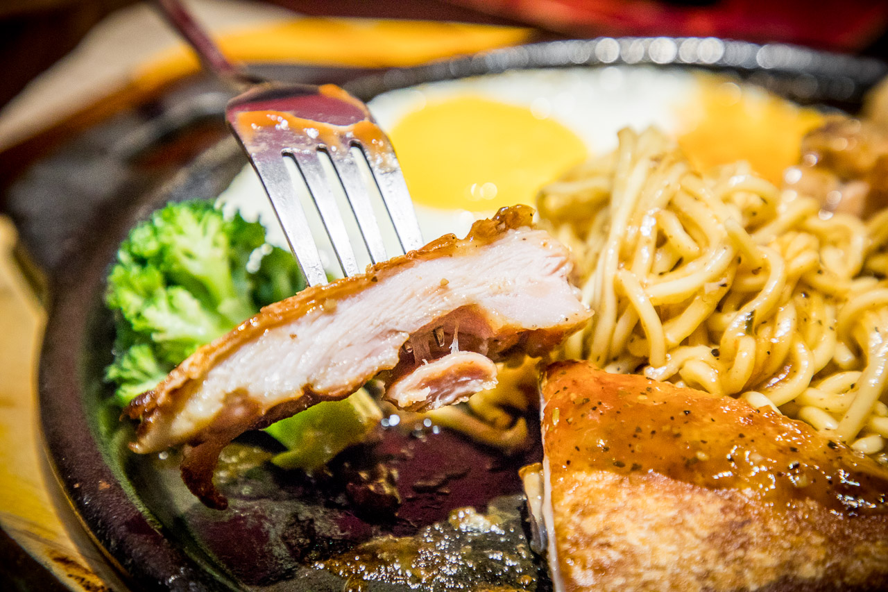 中壢牛排,紅吱吱平價牛排館-新生店
