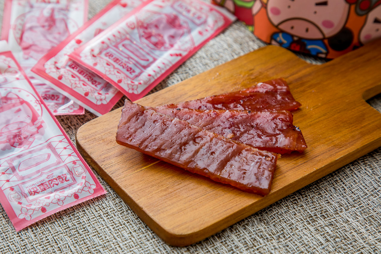 良品開飯環遊味覺聯名禮盒,中秋禮盒推薦,蛋黃酥推薦,肉乾禮盒,中秋節蛋黃酥,洪瑞珍X良品開飯X快車肉乾 環遊味覺聯名禮盒